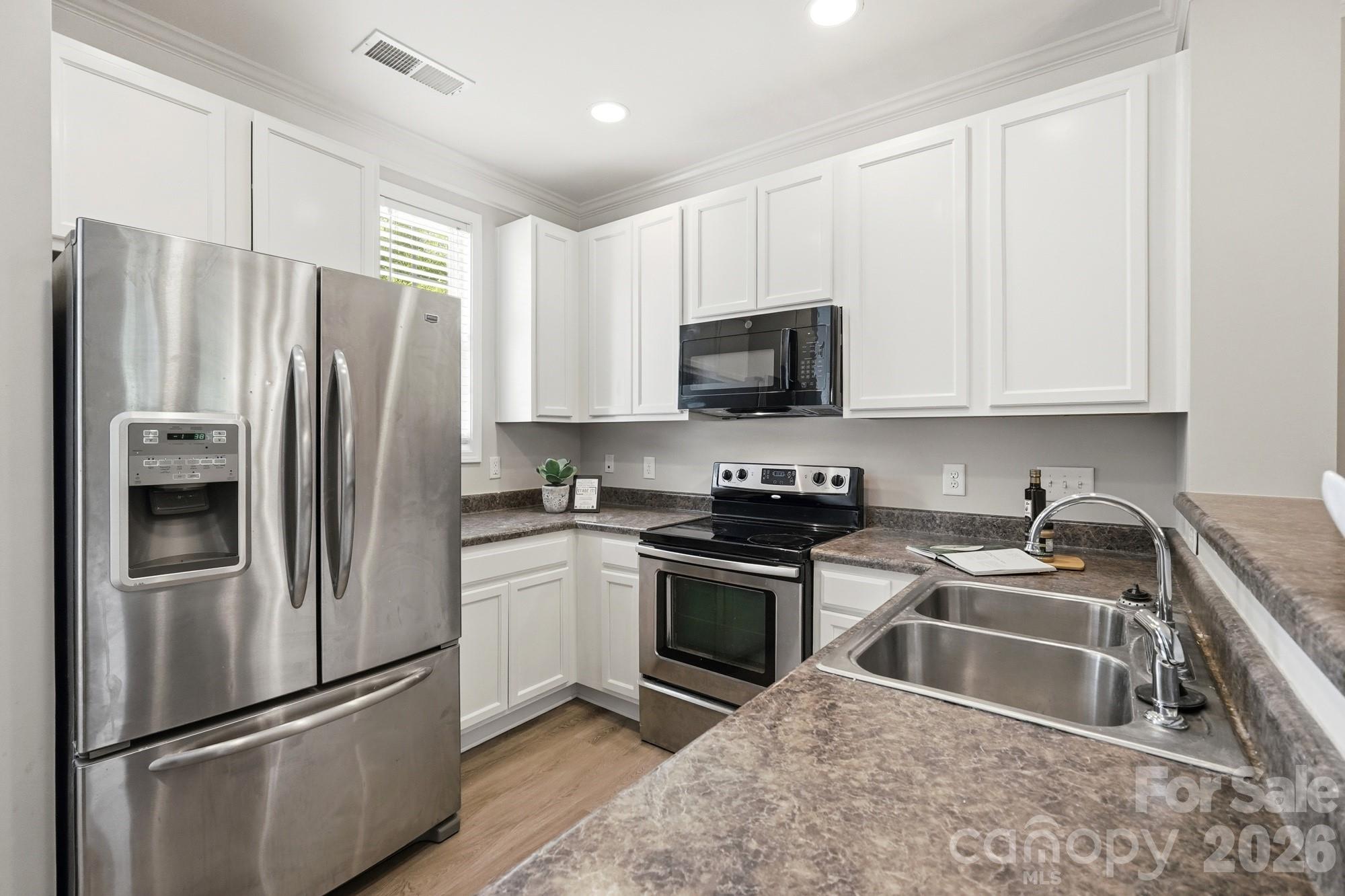 11209 Cedar Walk Lane Property Photo 16