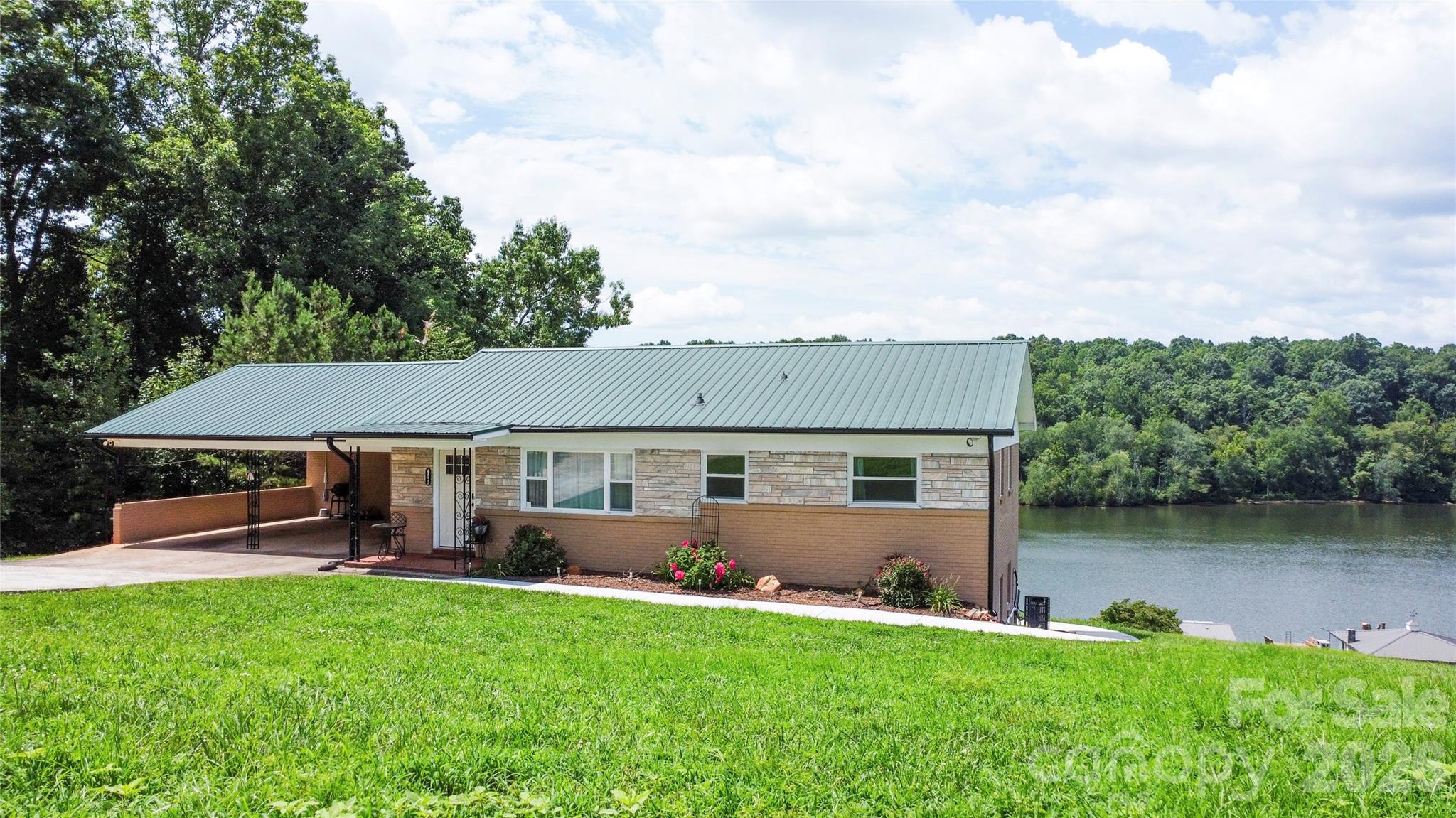 4852 Midway Sand Road
