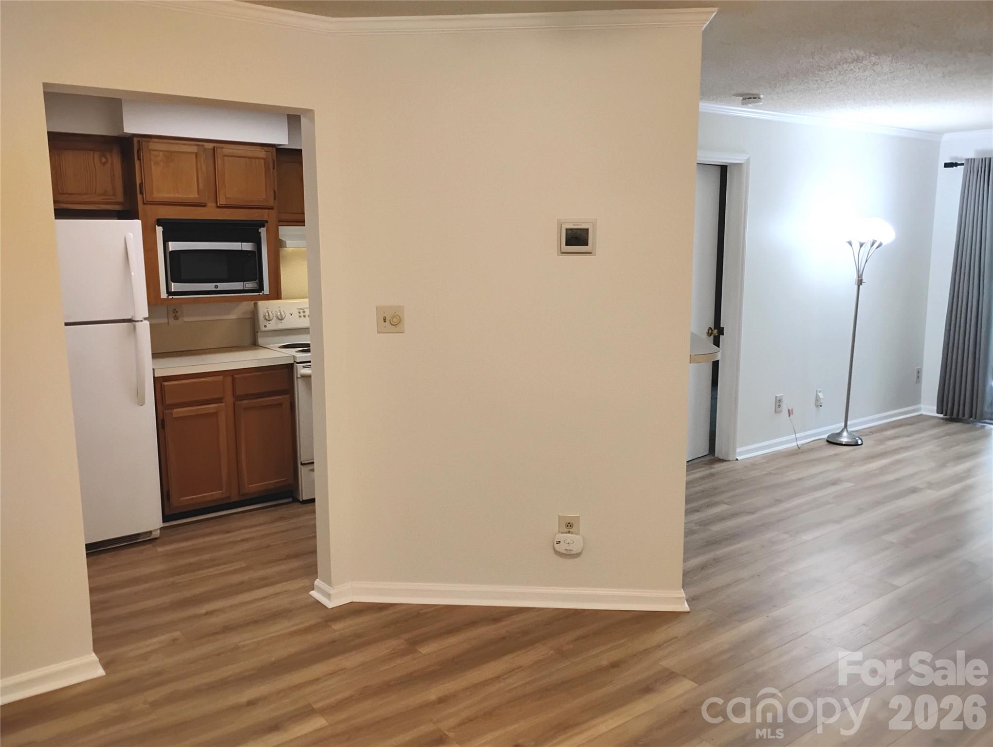 2536 Stradbrook Drive B Property Photo 2