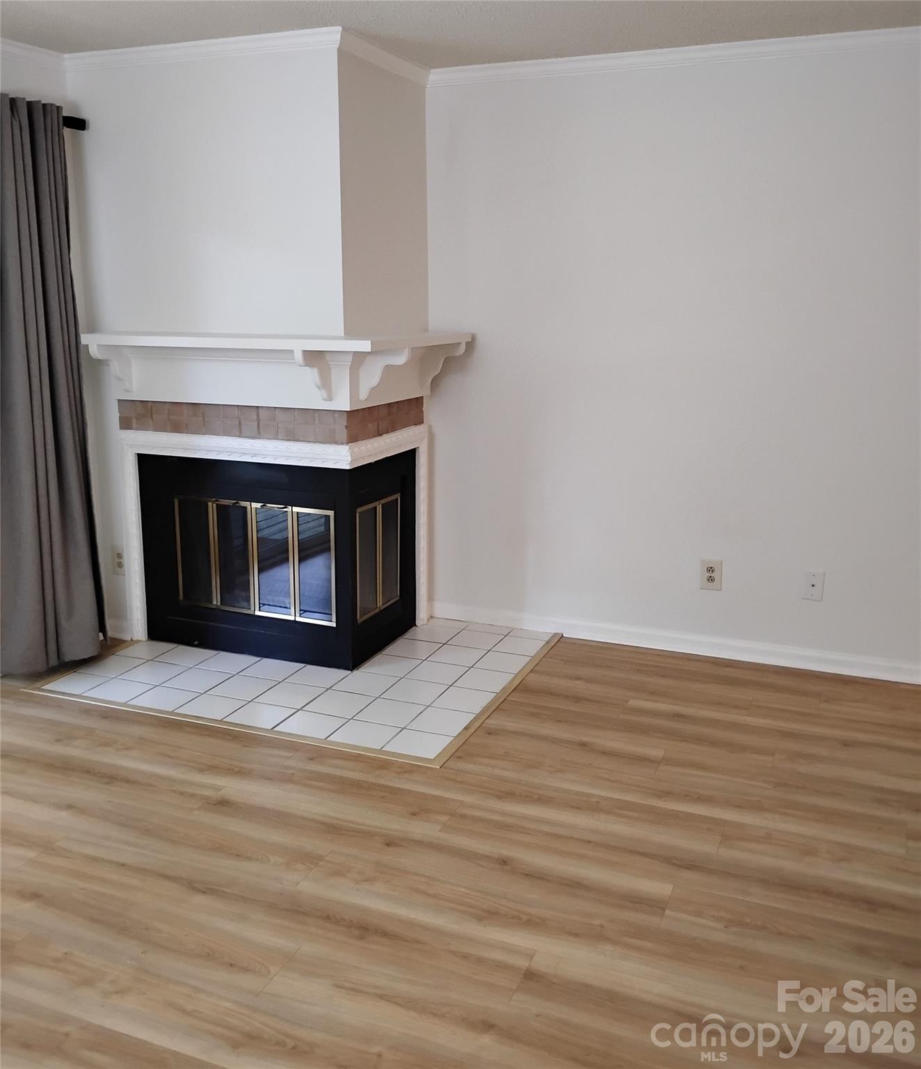 2536 Stradbrook Drive B Property Photo 8