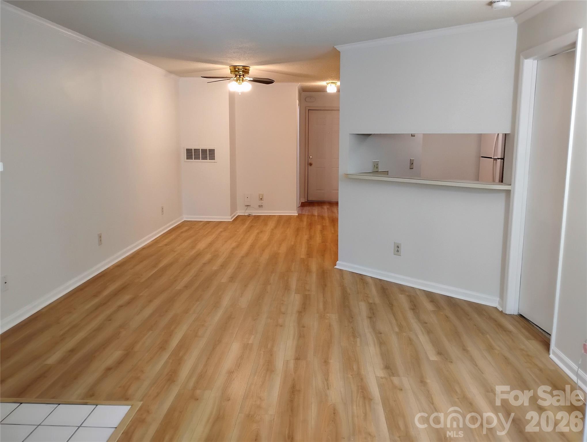 2536 Stradbrook Drive B Property Photo 9