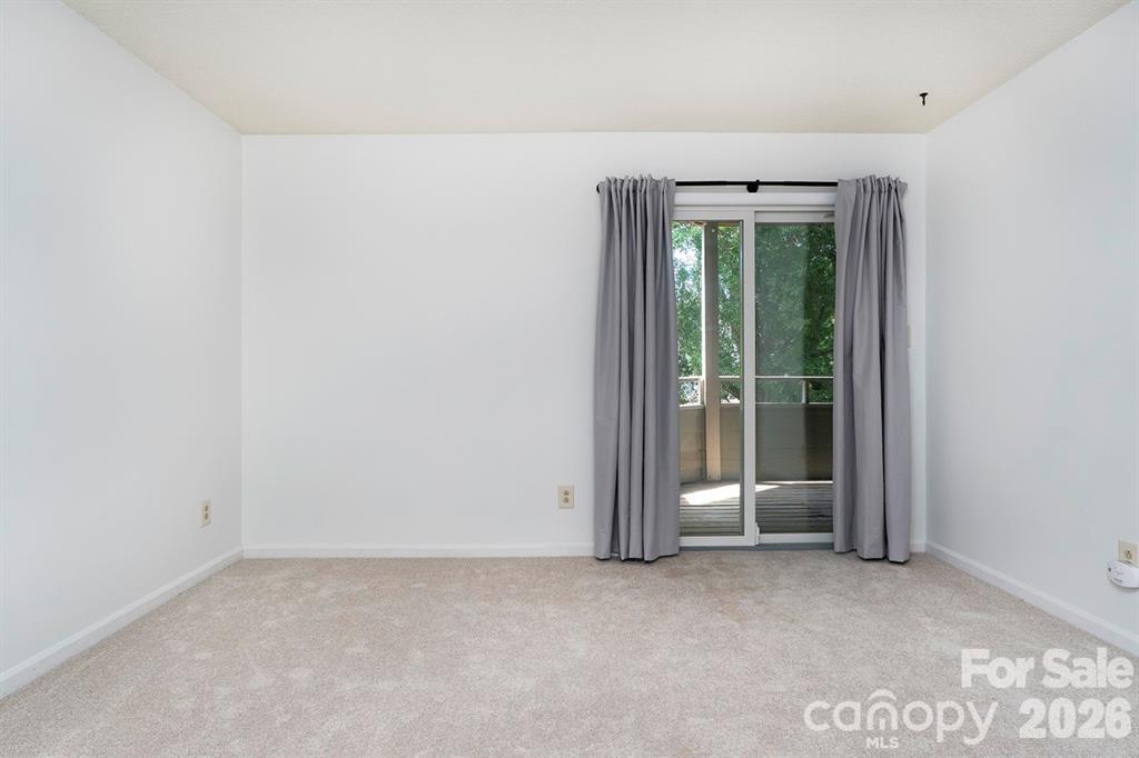 2536 Stradbrook Drive B Property Photo 10