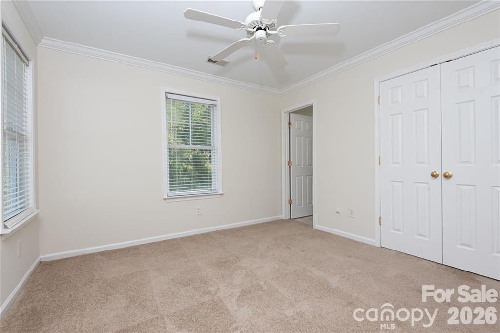 2536 Stradbrook Drive B Property Photo 14