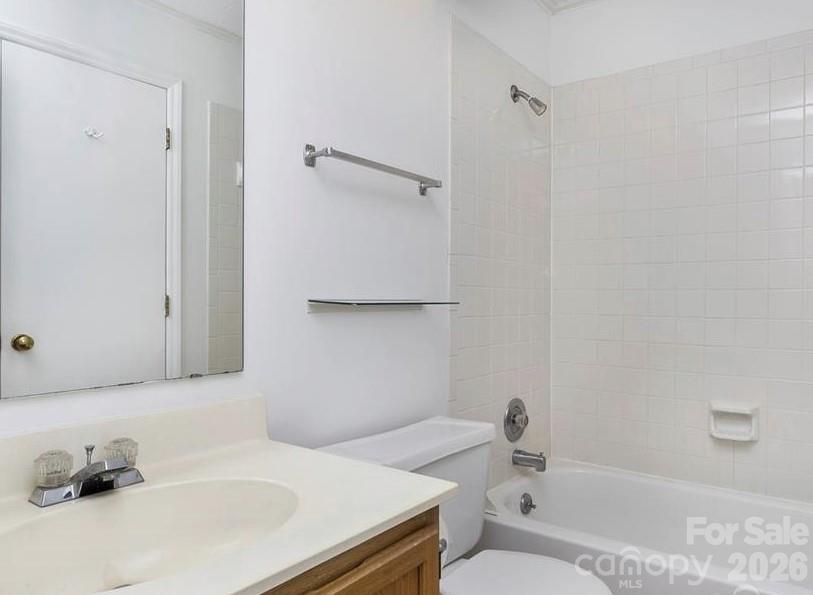 2536 Stradbrook Drive B Property Photo 16