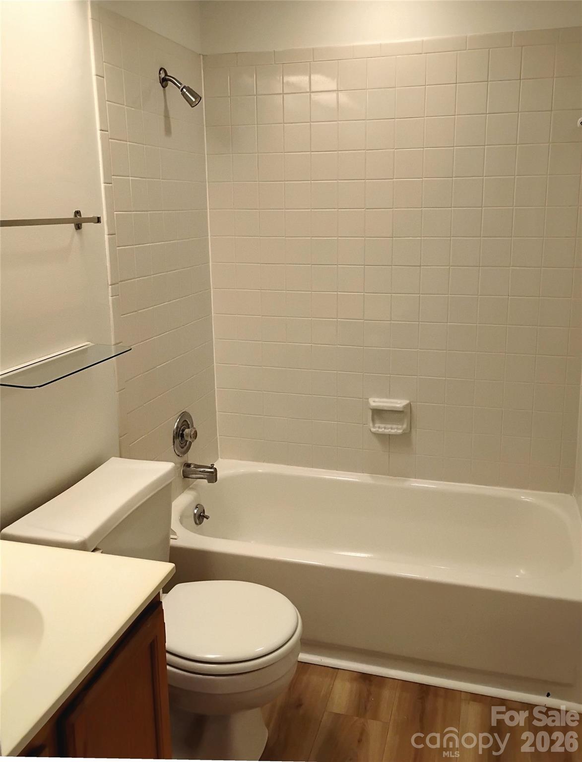 2536 Stradbrook Drive B Property Photo 18
