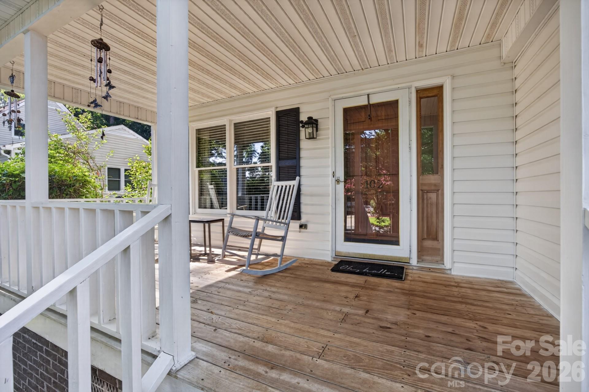 102 Carabelle Circle Property Photo 3