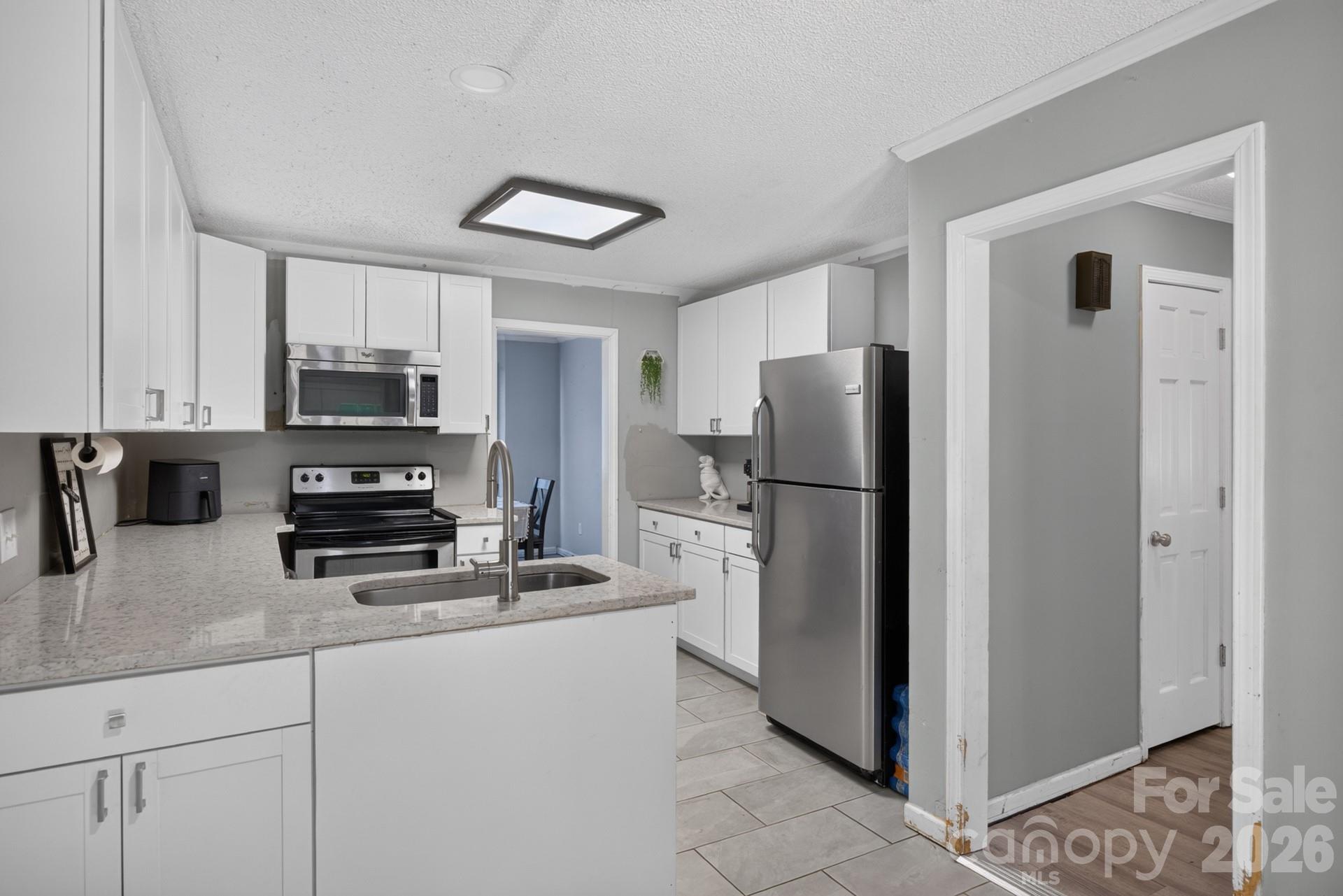102 Carabelle Circle Property Photo 5