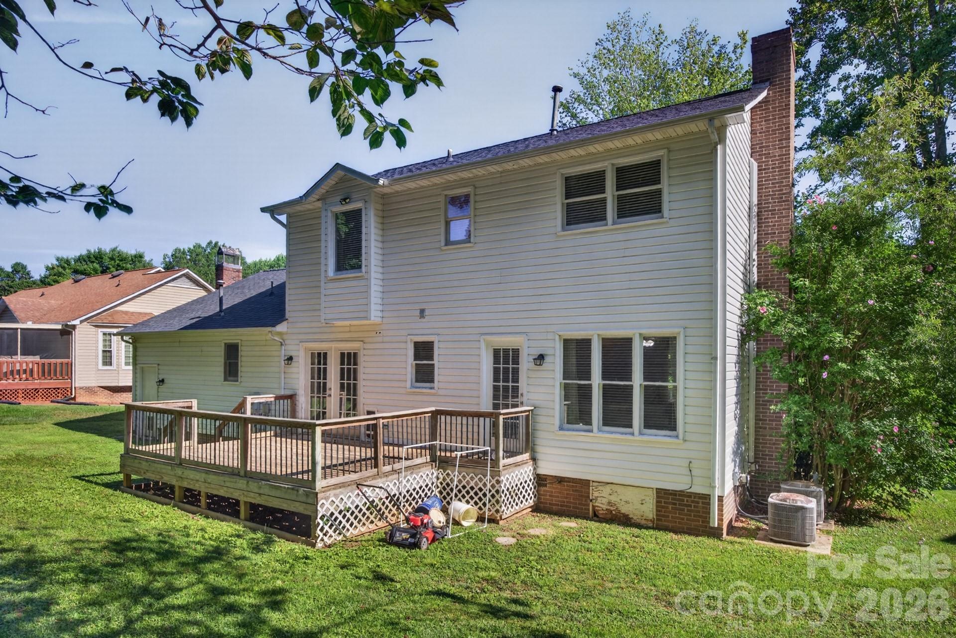 102 Carabelle Circle Property Photo 16