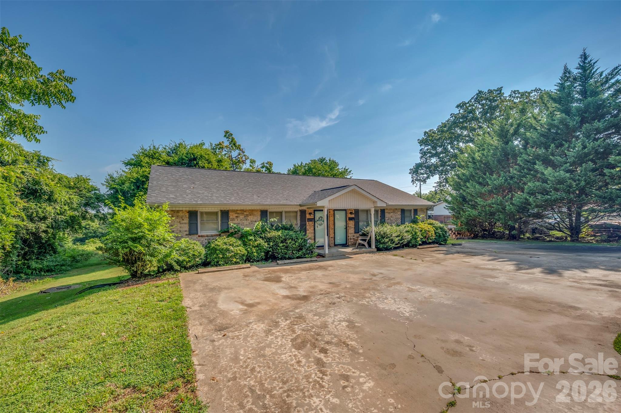 143 Big Springs Avenue Property Photo 2