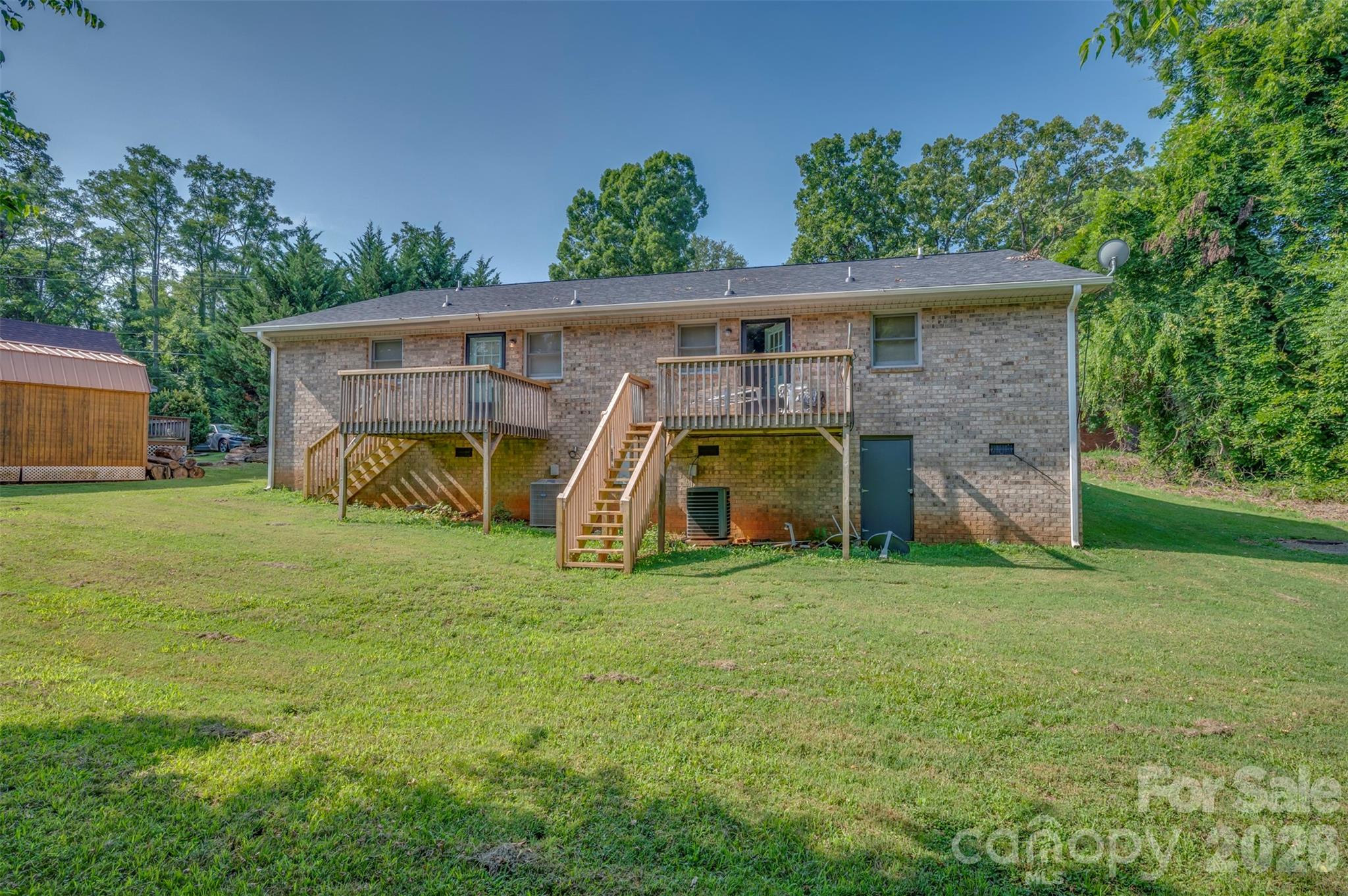 143 Big Springs Avenue Property Photo 3