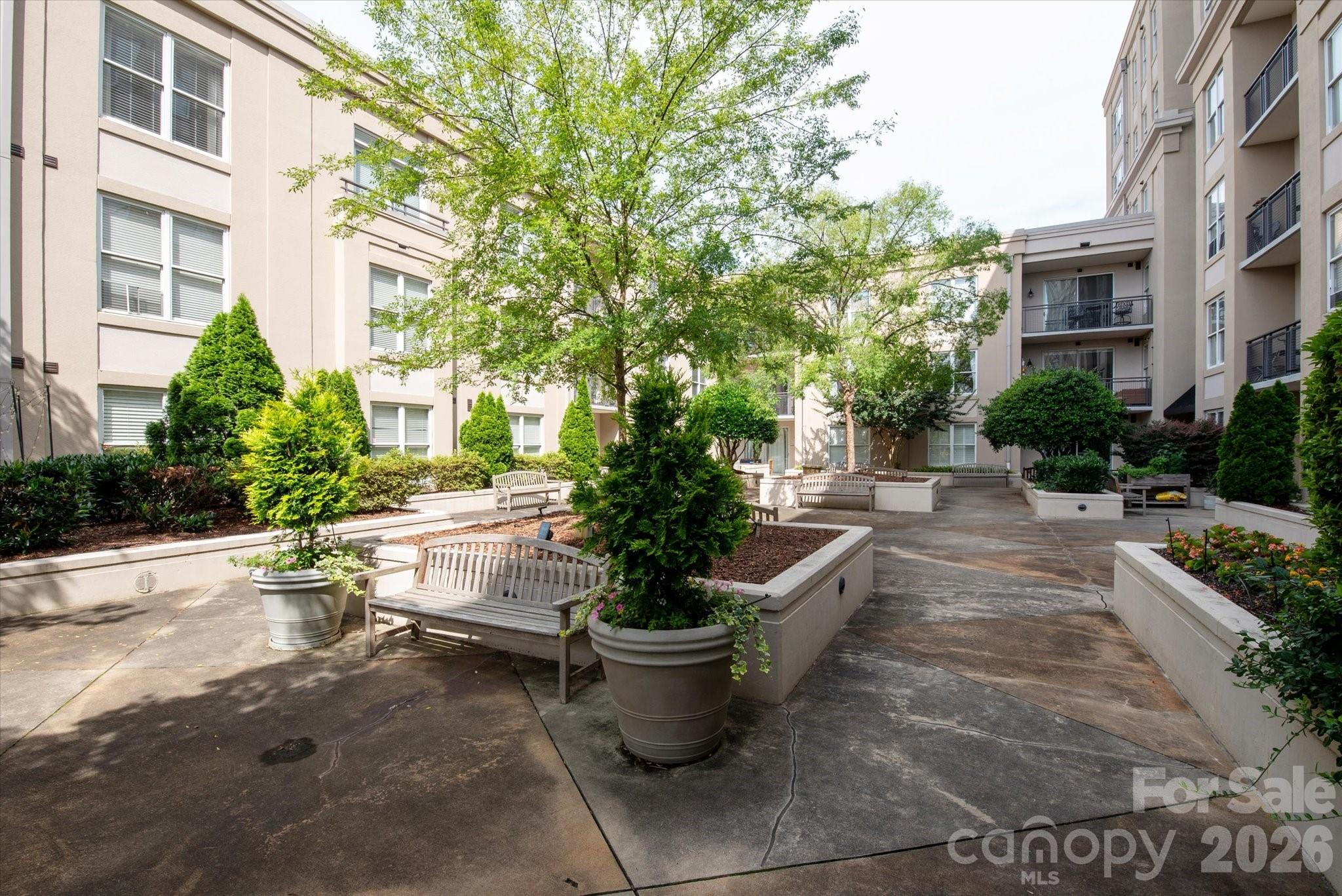 1315 East Boulevard 407 Property Photo 9