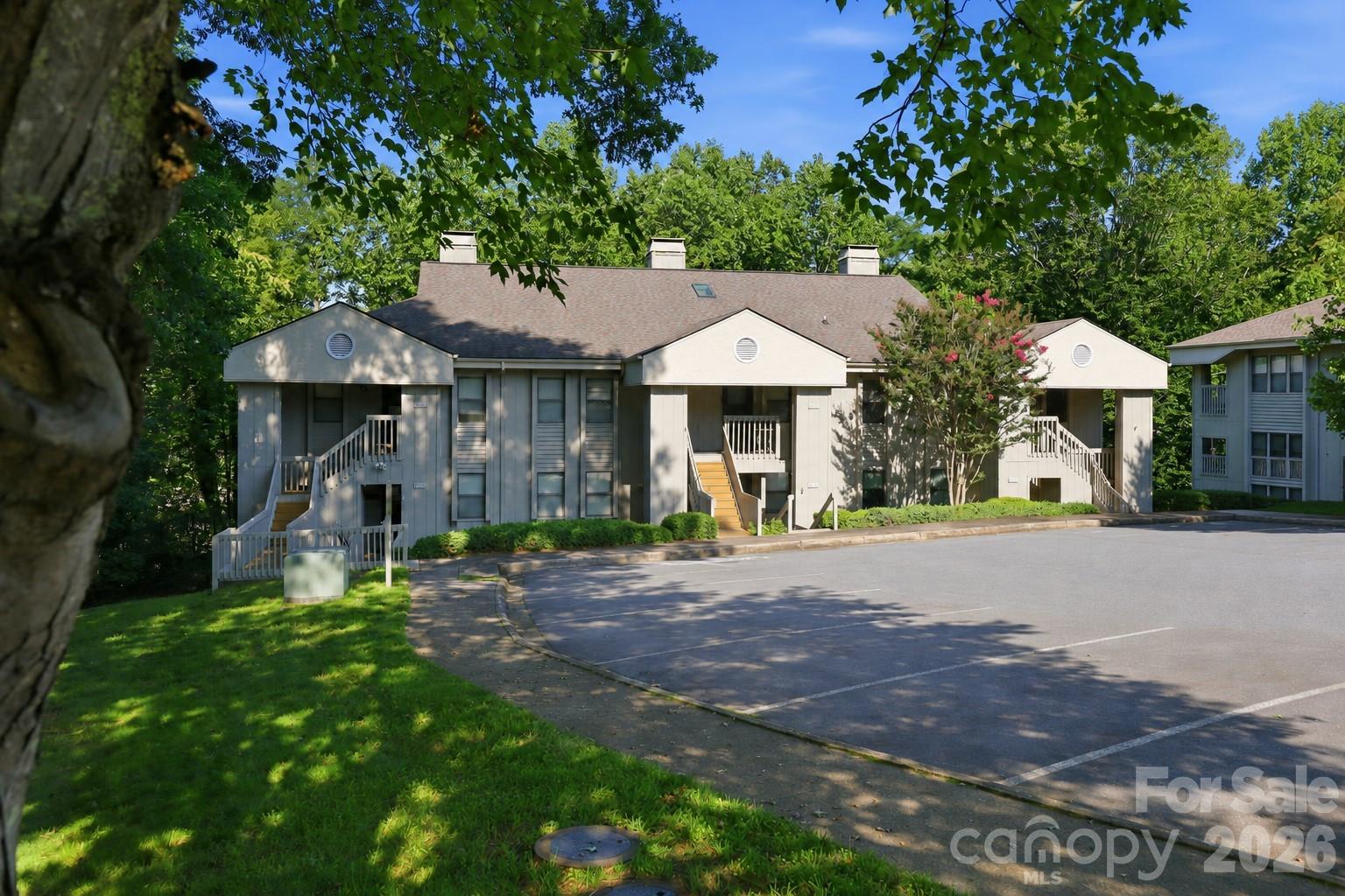 1503 Abbey Circle Property Photo 1