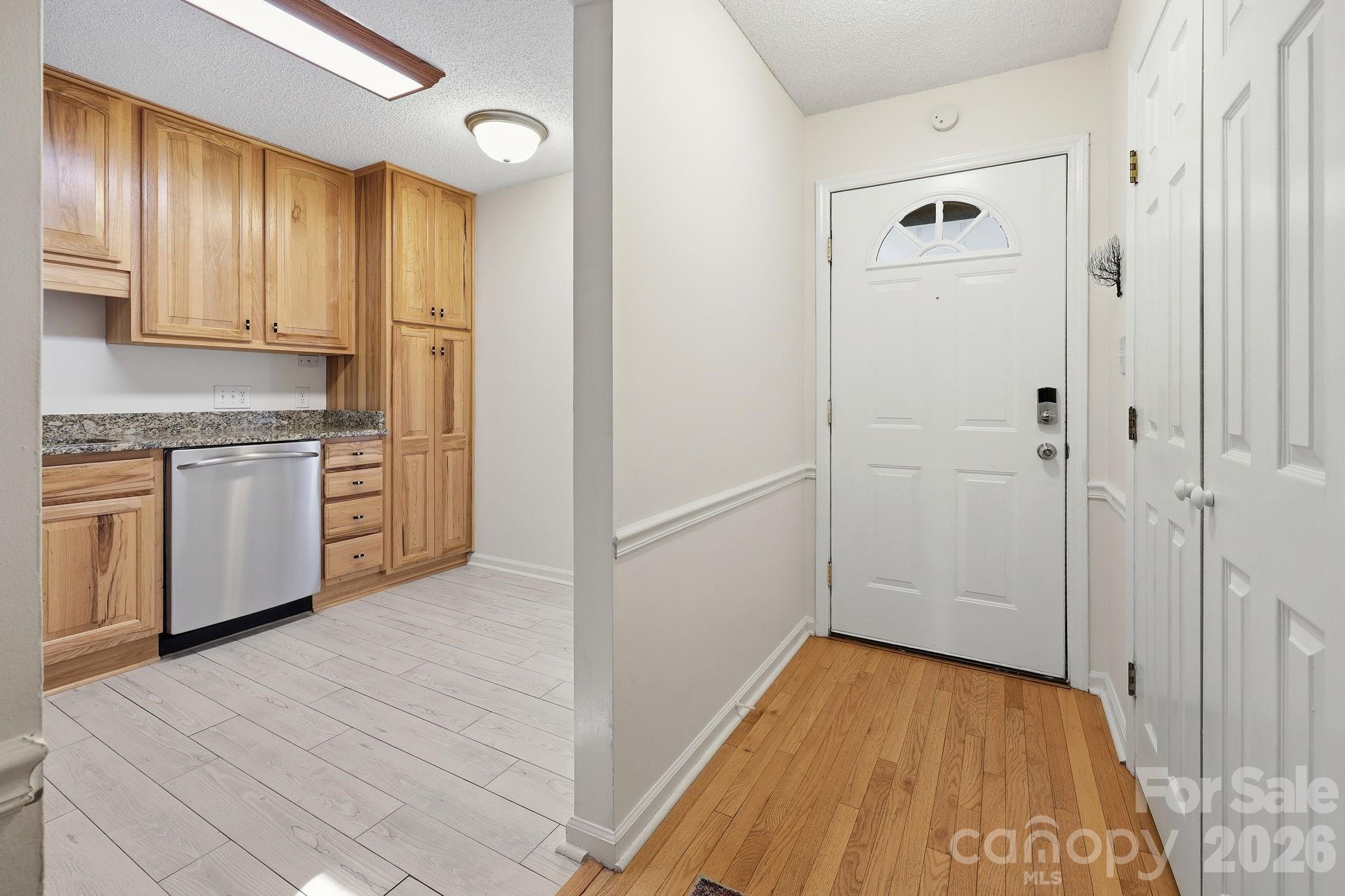 1503 Abbey Circle Property Photo 5