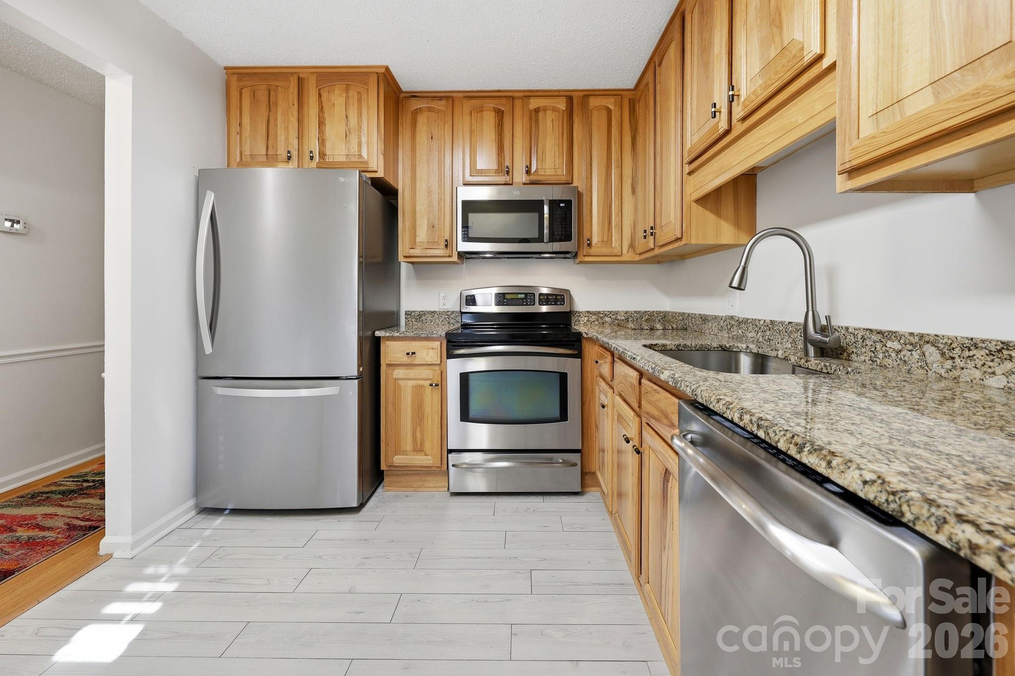 1503 Abbey Circle Property Photo 6