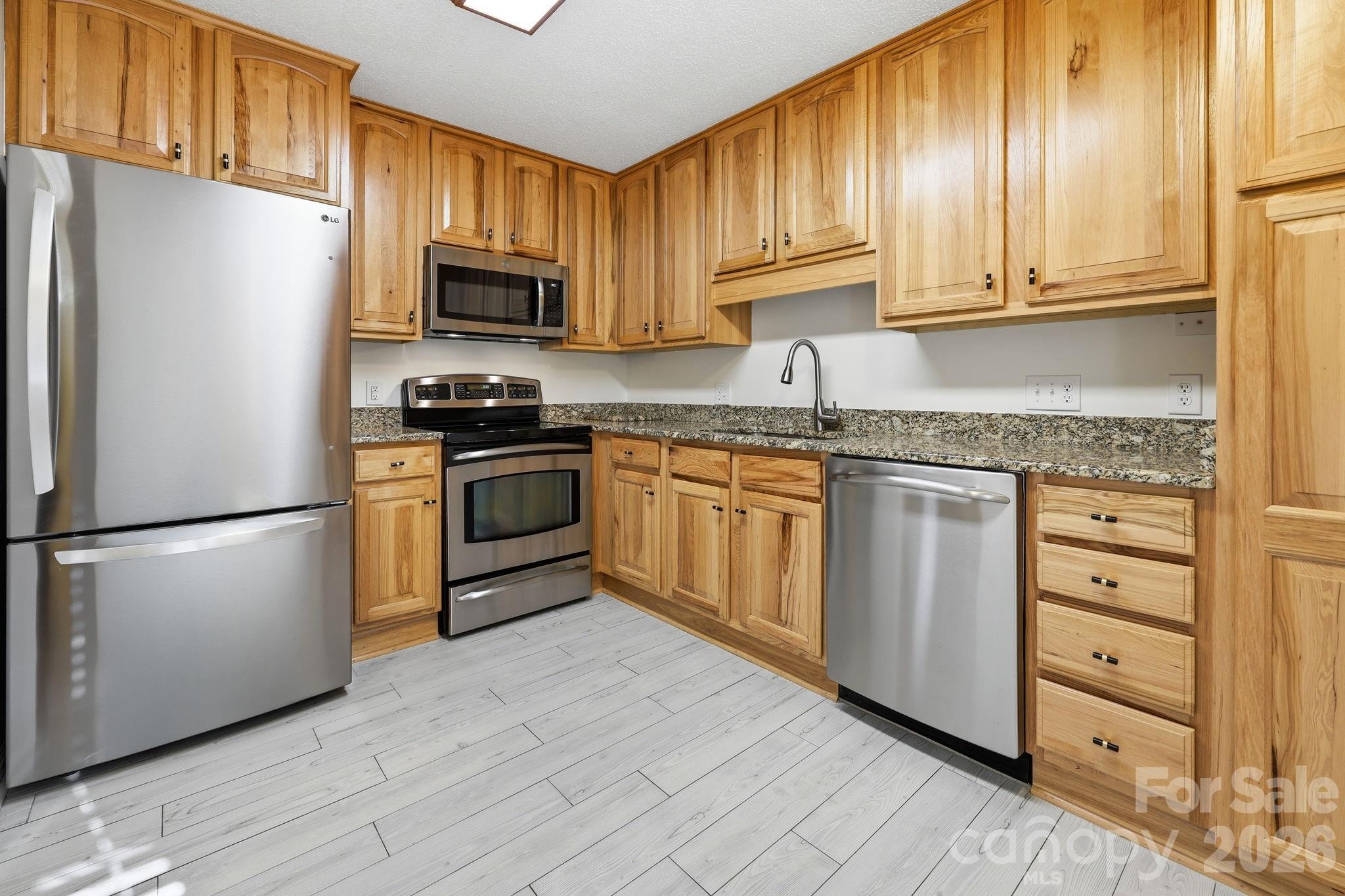 1503 Abbey Circle Property Photo 7