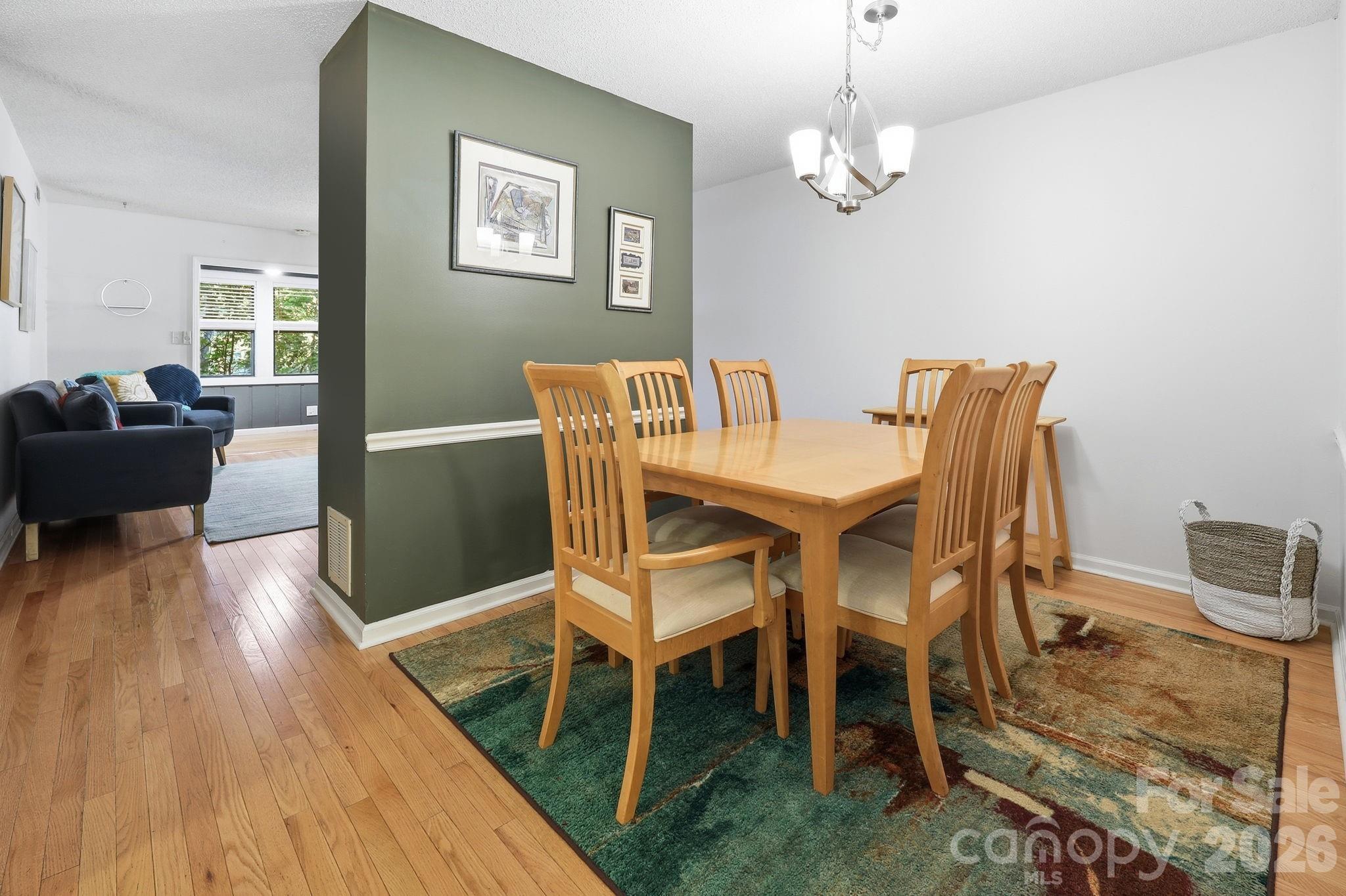 1503 Abbey Circle Property Photo 9