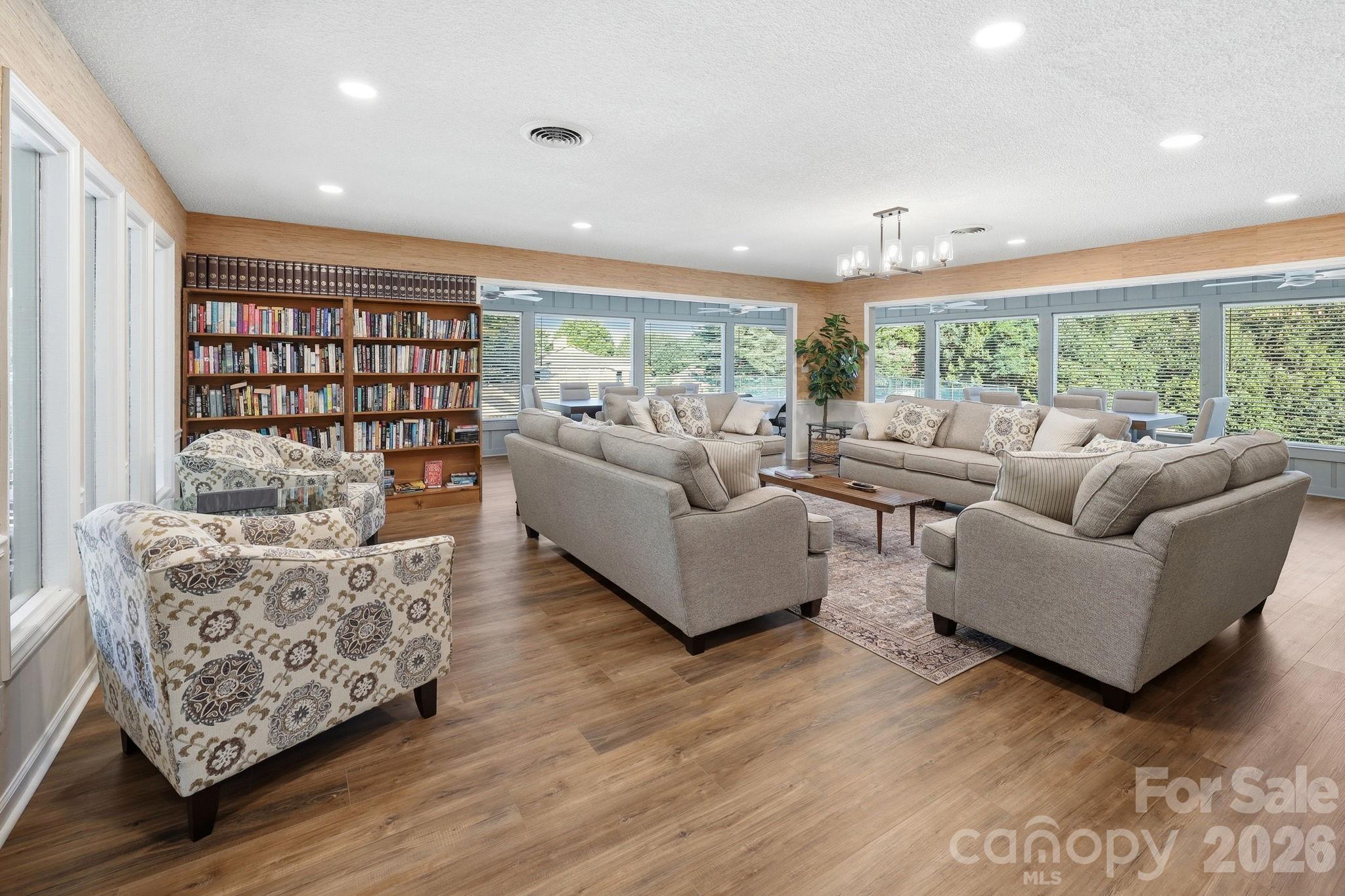 1503 Abbey Circle Property Photo 32