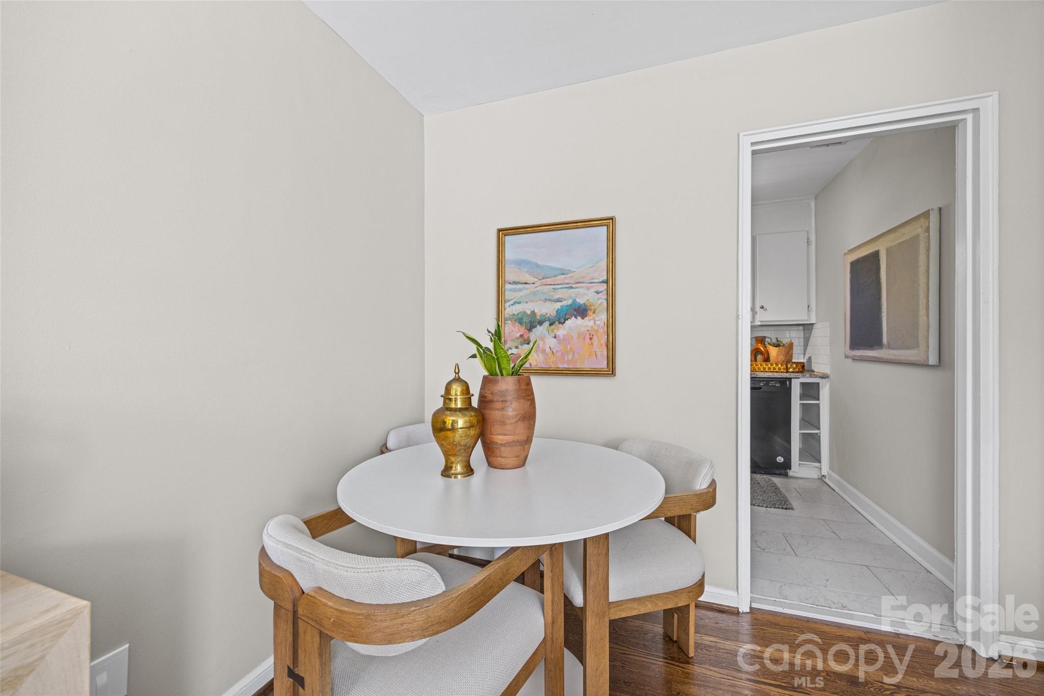 419 Wakefield Drive D Property Photo 8