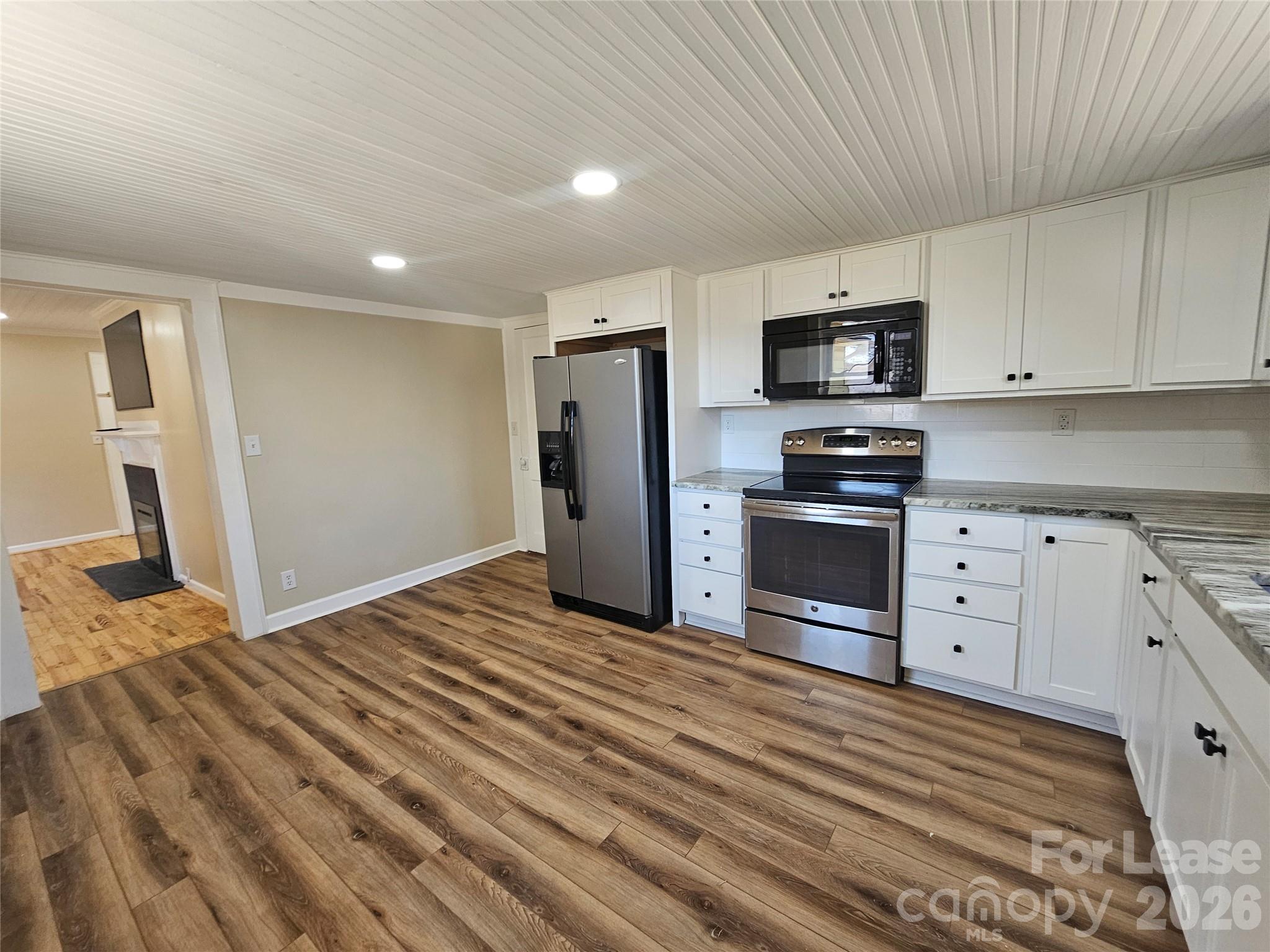 208 W Main Street Property Photo 5