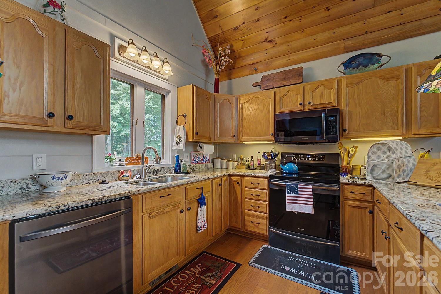 760 Woody Lane Property Photo 7