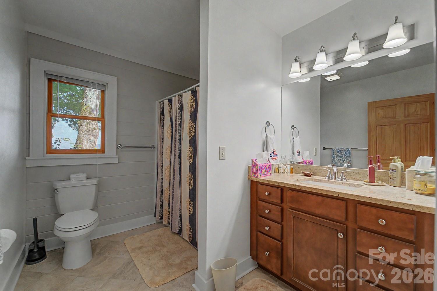 760 Woody Lane Property Photo 13