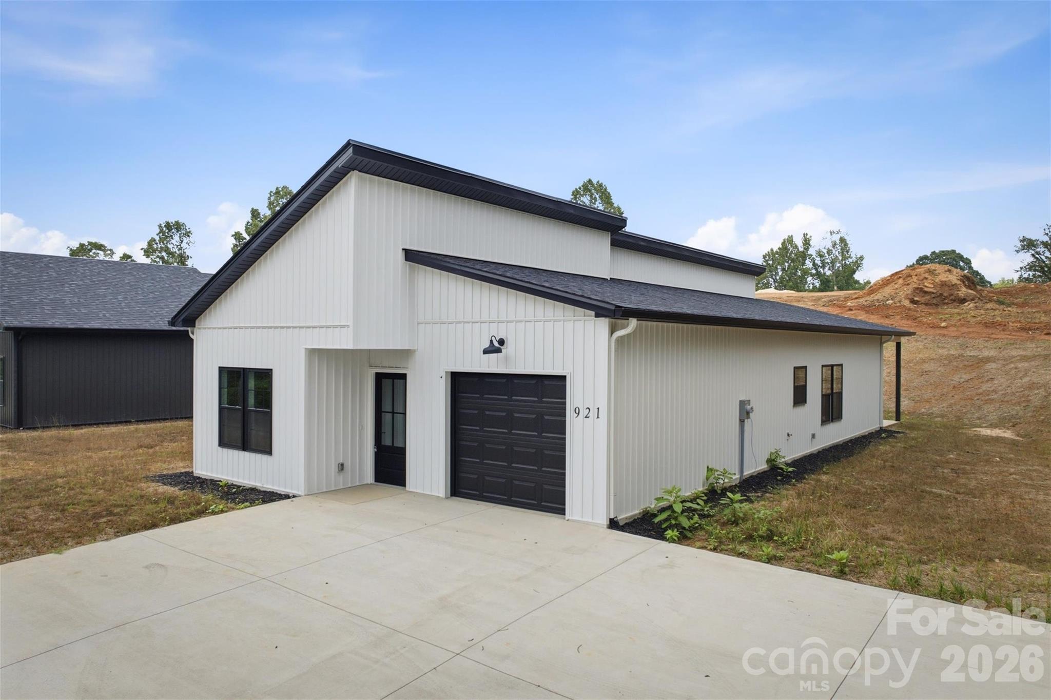 921 Overlook Drive Property Photo