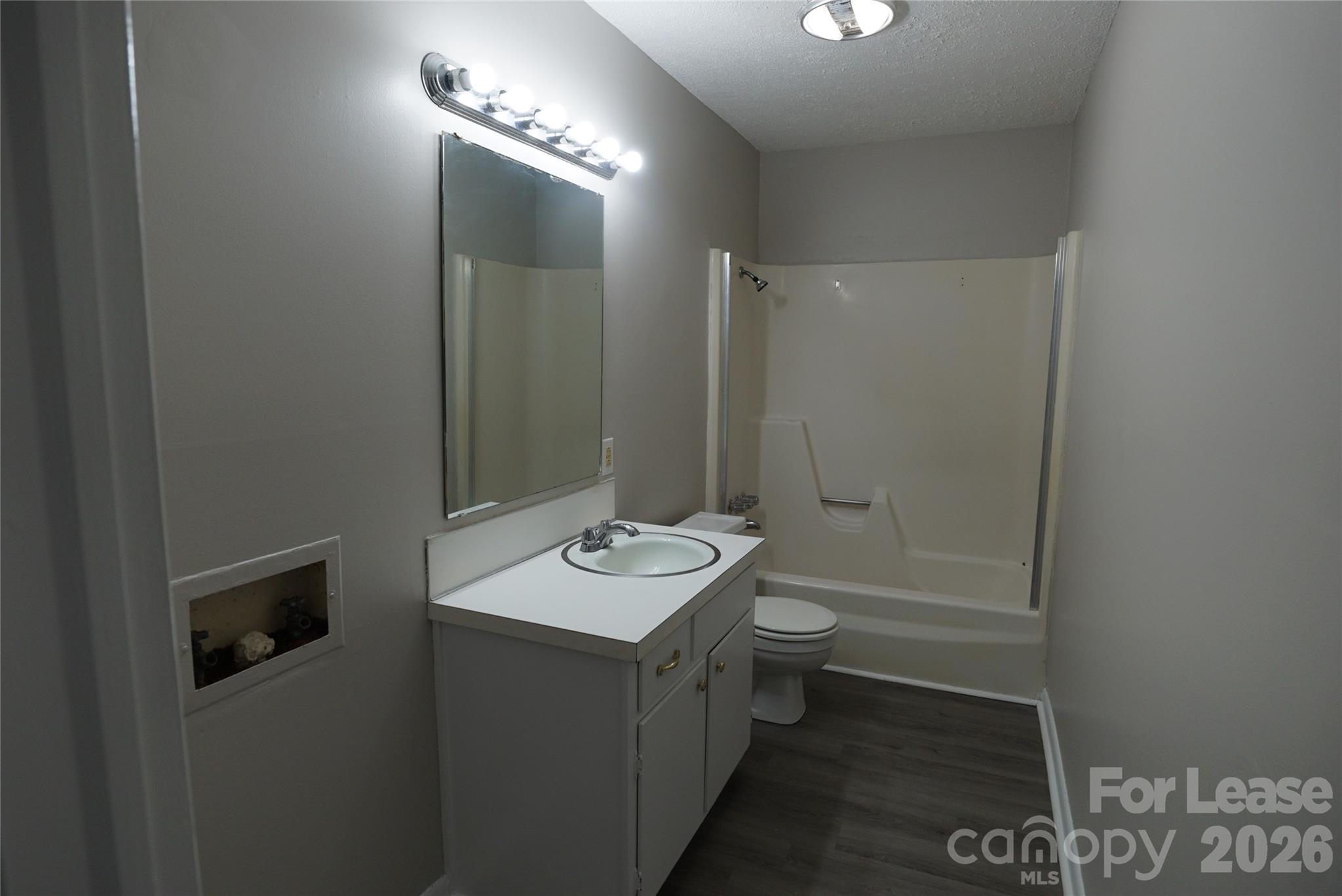 646 3rd Street Property Photo 9