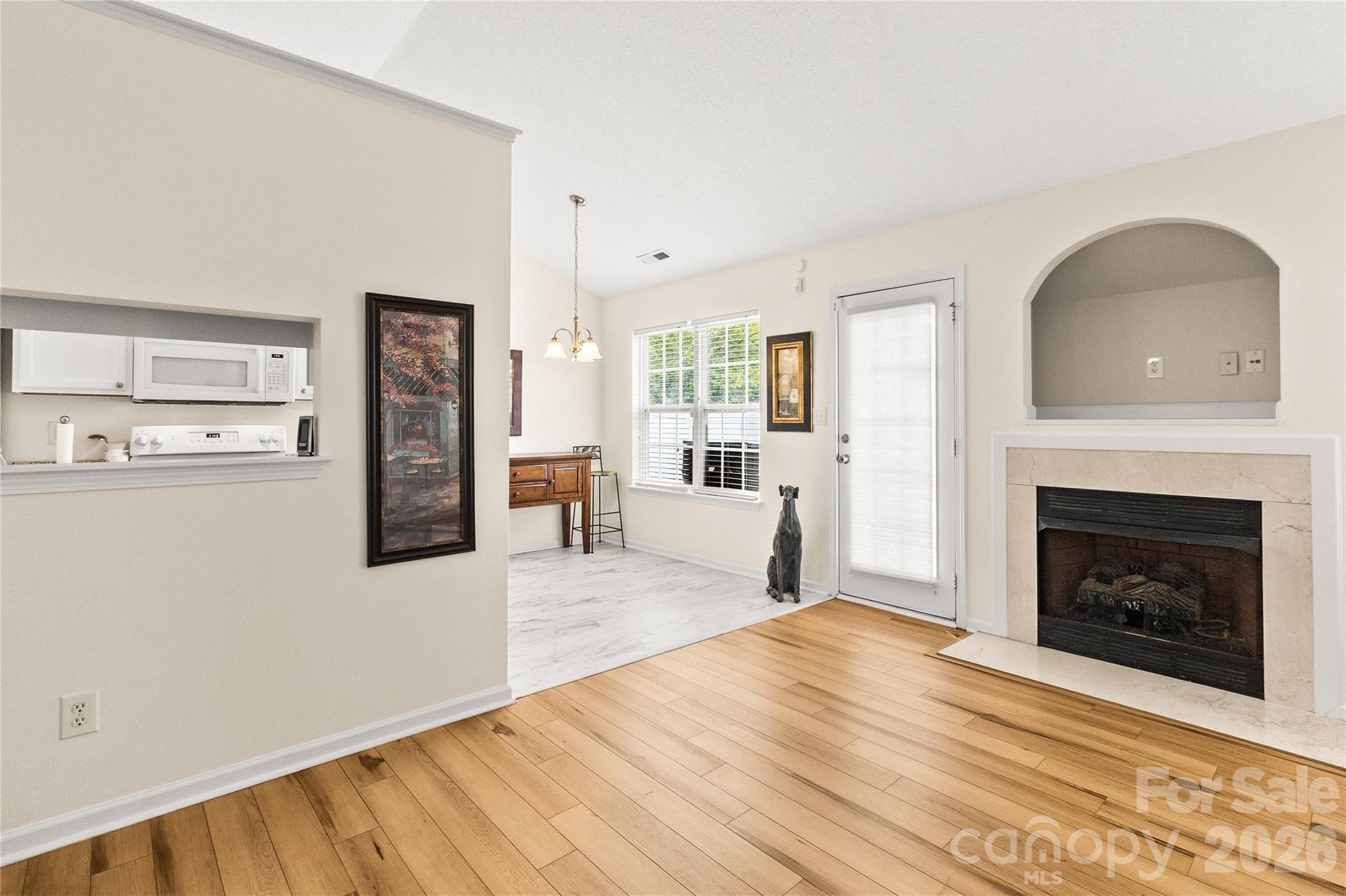 5405 Katherine Court Property Photo 11