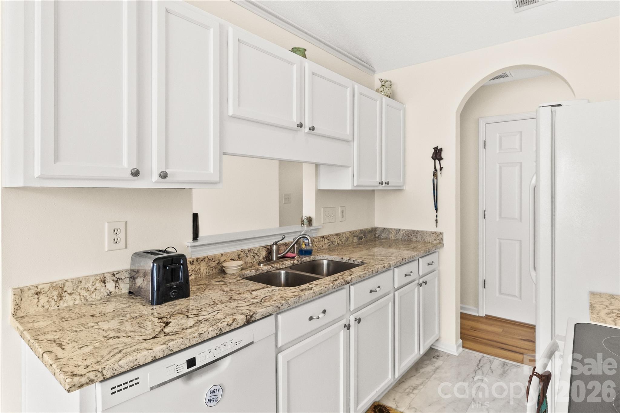 5405 Katherine Court Property Photo 17