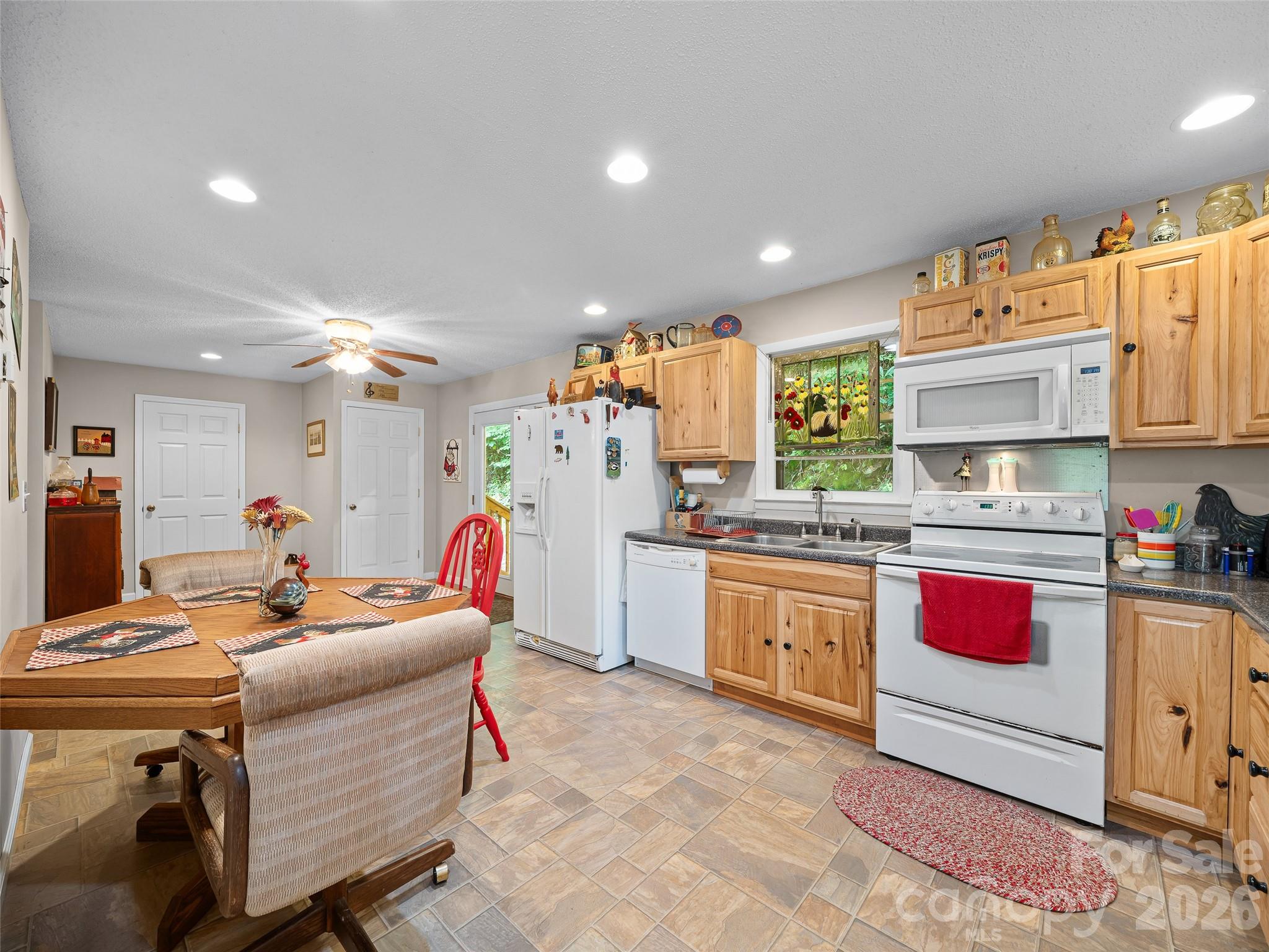 915 Little Creek Road Property Photo 11