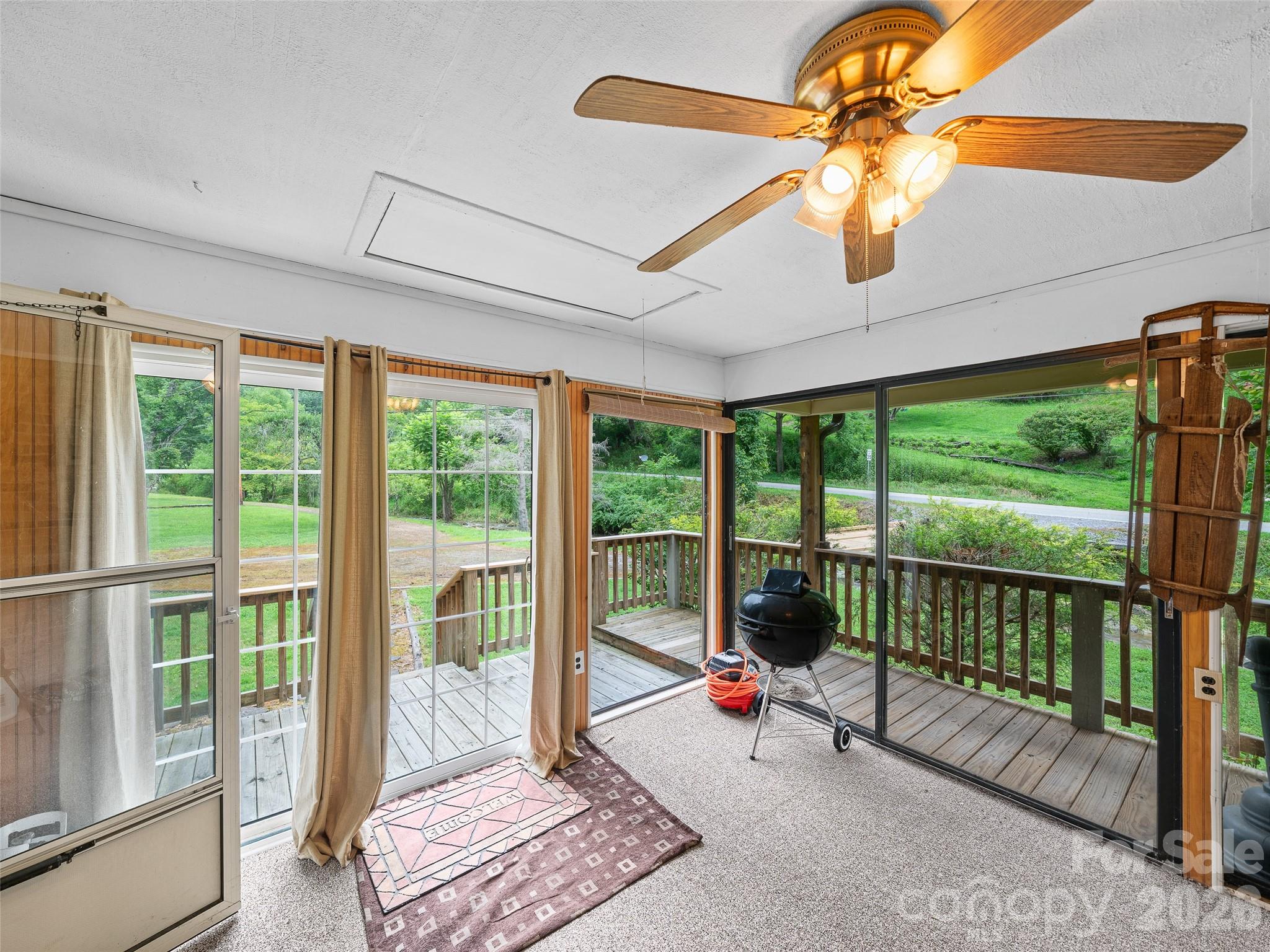 915 Little Creek Road Property Photo 13