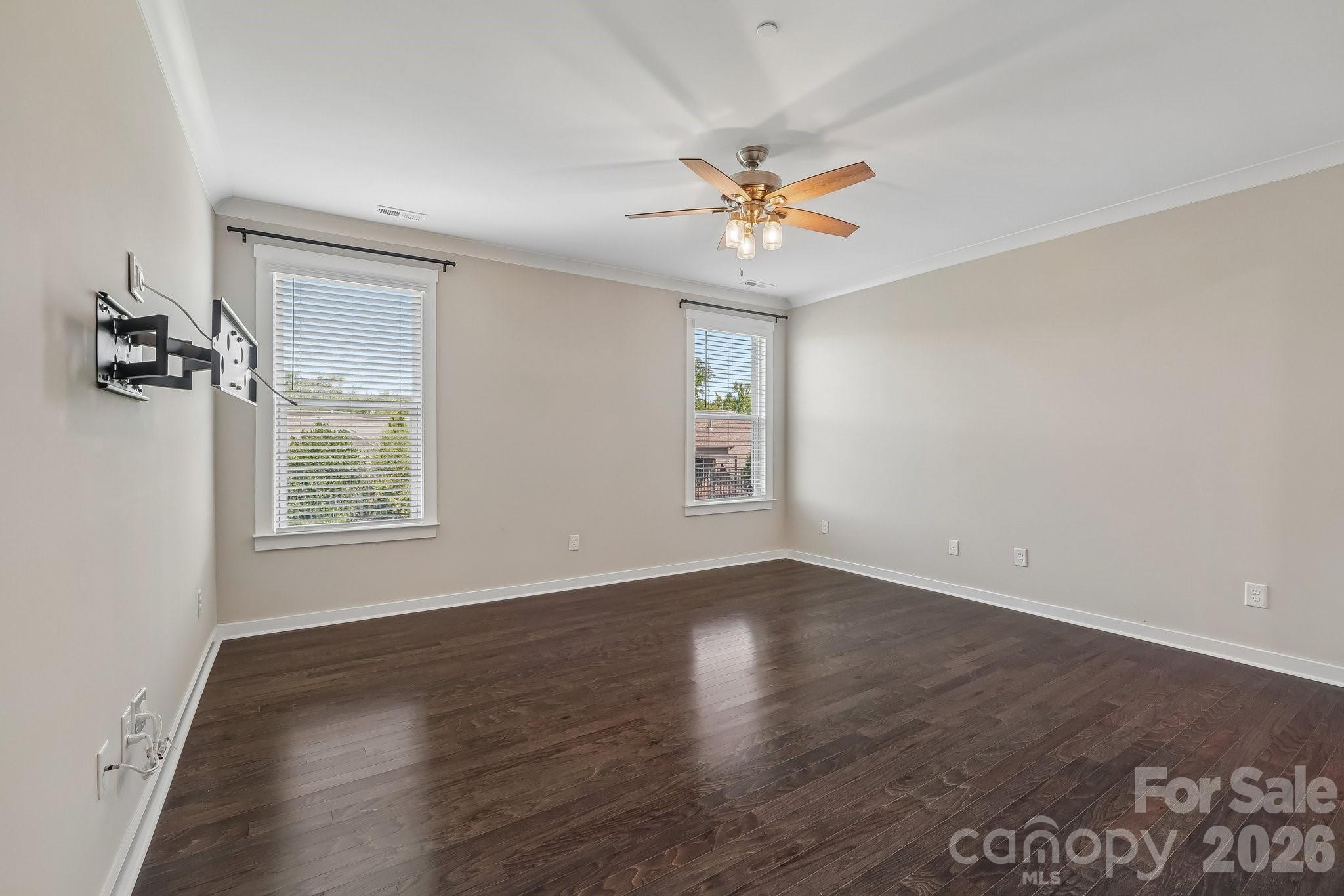 977 Bellegray Lane Property Photo 17