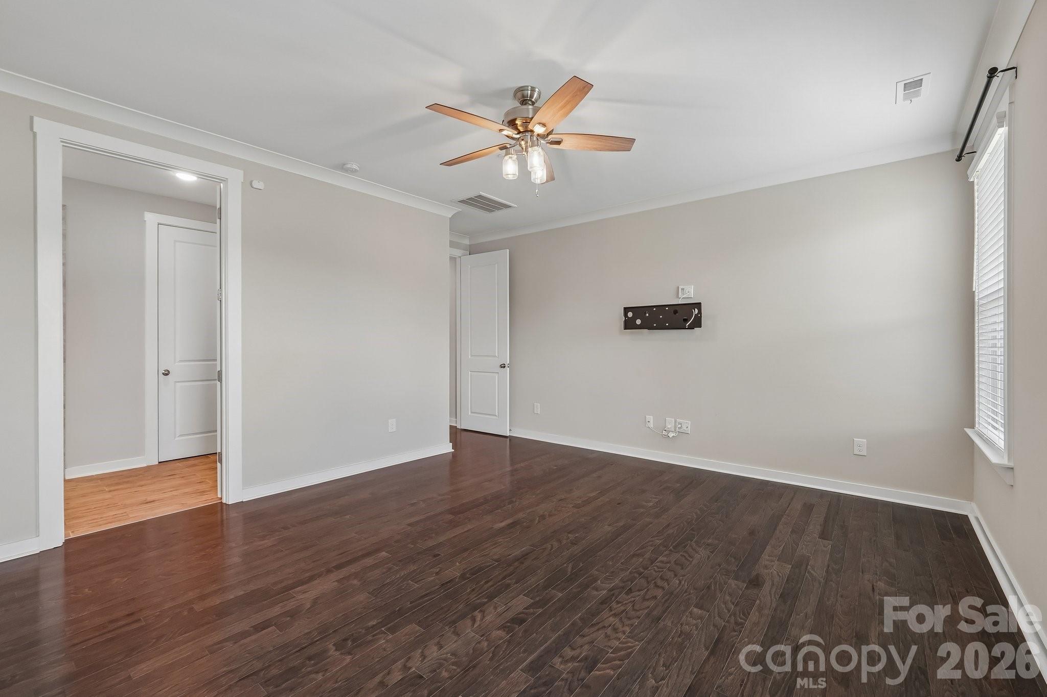 977 Bellegray Lane Property Photo 18