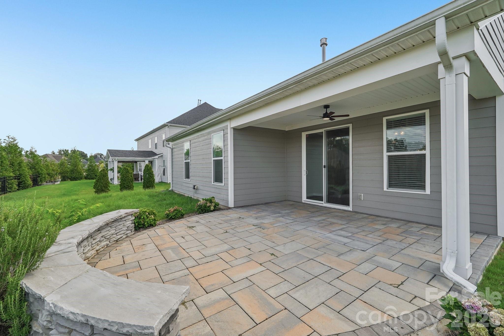 977 Bellegray Lane Property Photo 34