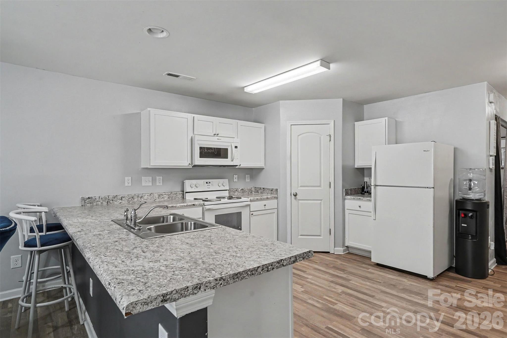 347 Cornwall Drive Property Photo 5