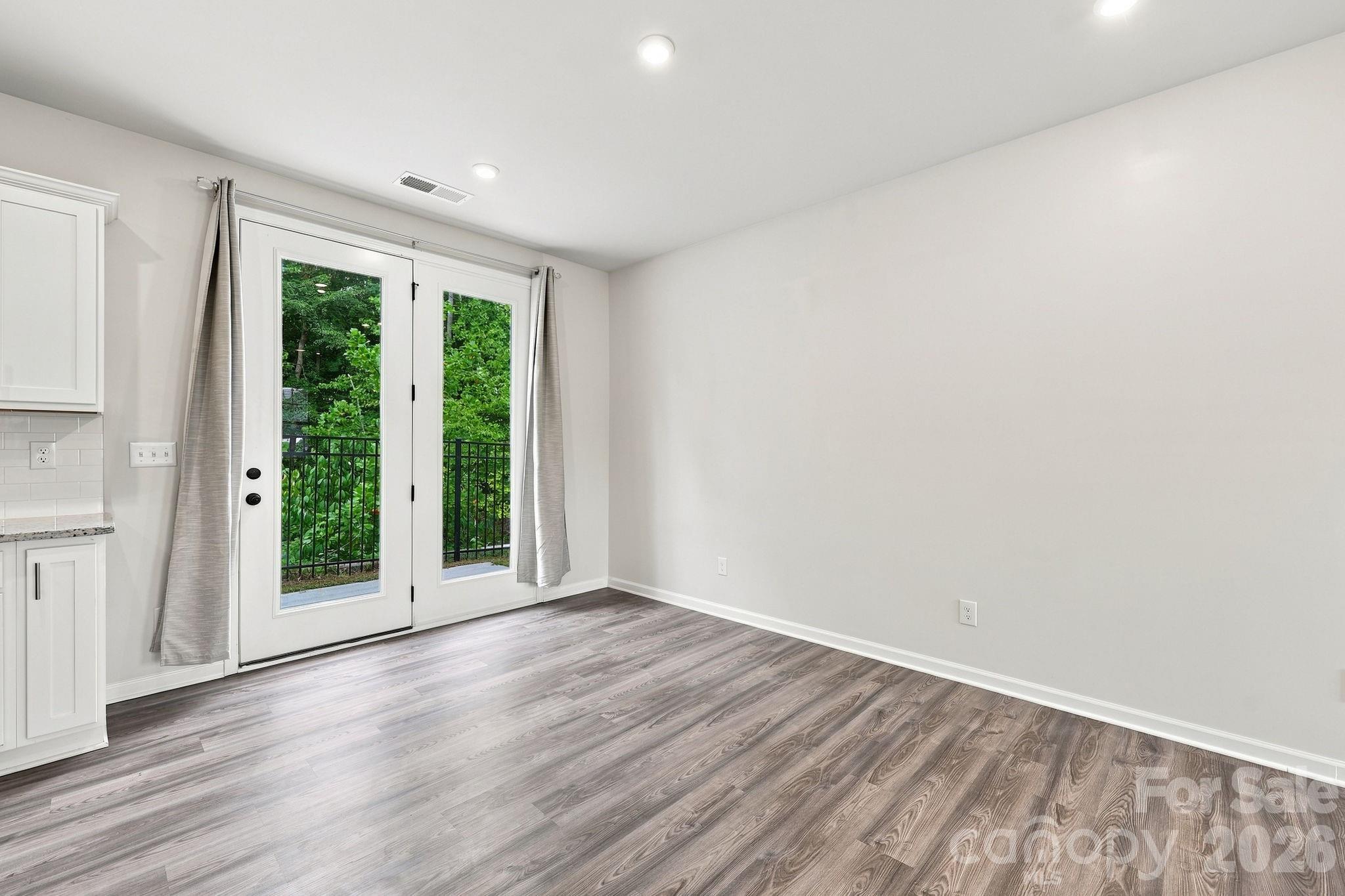 4816 Raspberry Knoll Drive Property Photo 8