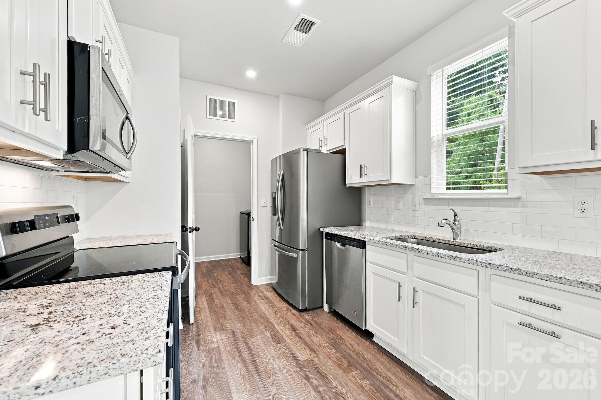 4816 Raspberry Knoll Drive Property Photo 9