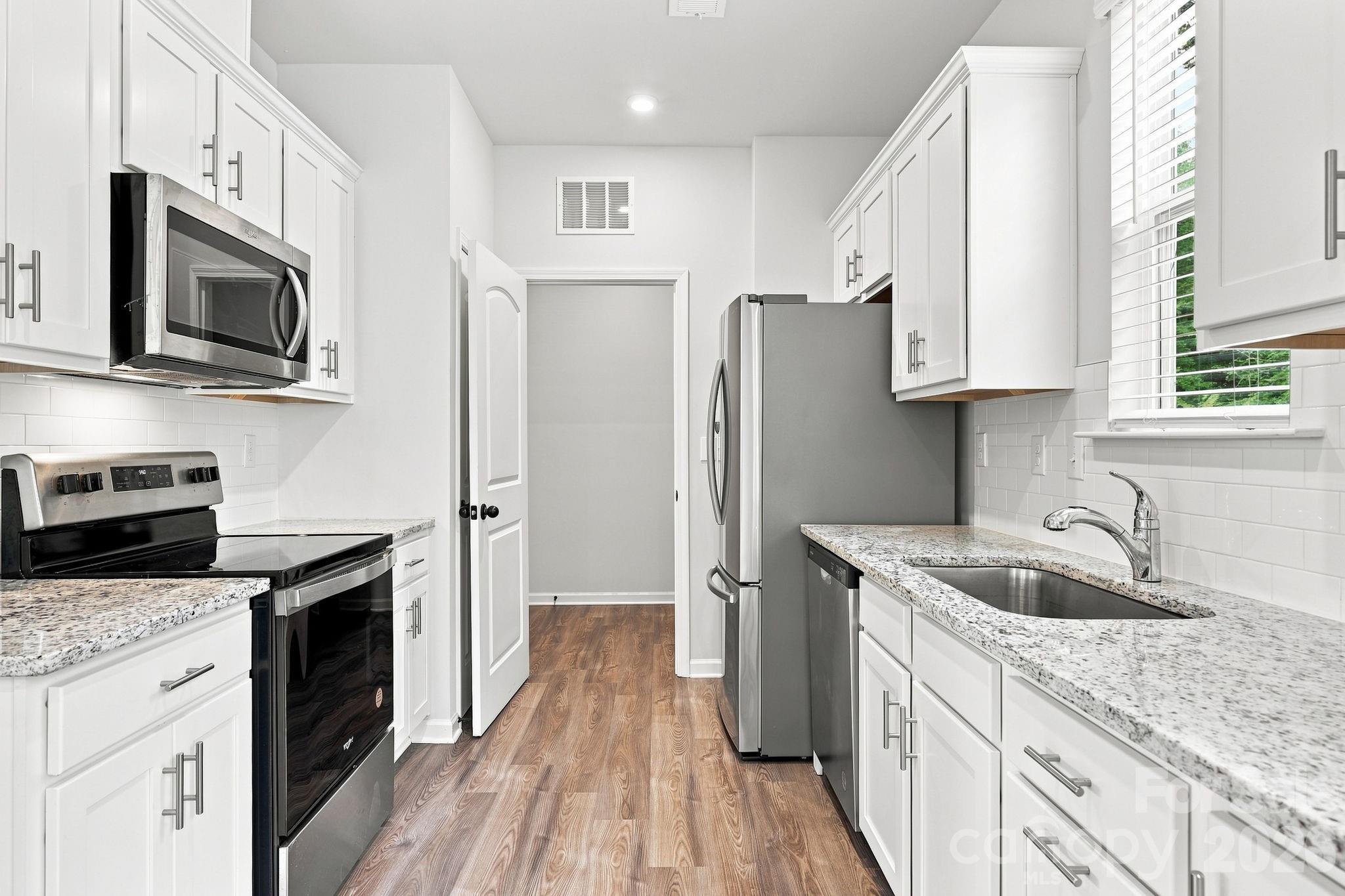 4816 Raspberry Knoll Drive Property Photo 10
