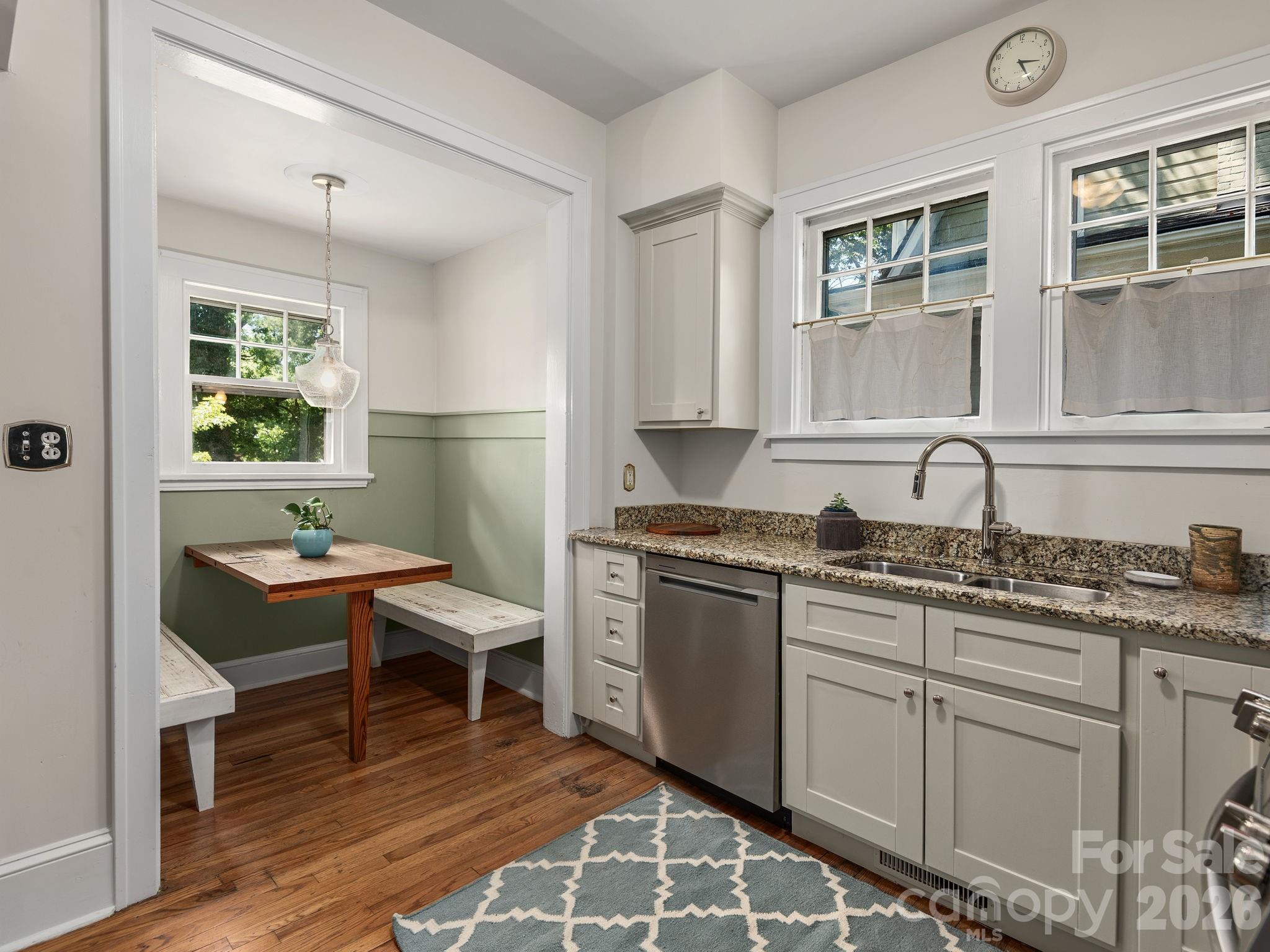 17 Melrose Avenue Property Photo 8