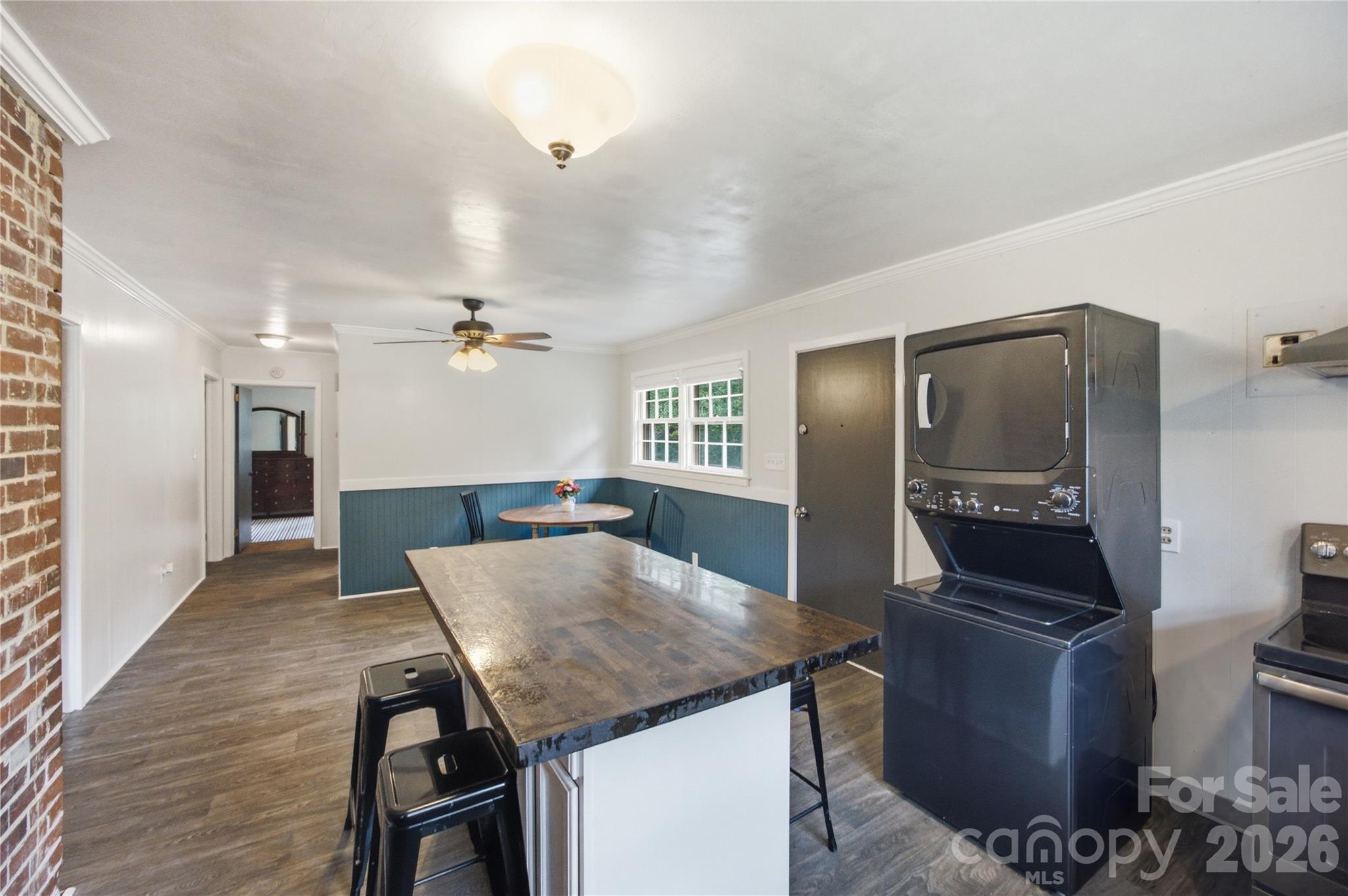 1471 Winthrop Avenue Property Photo 6