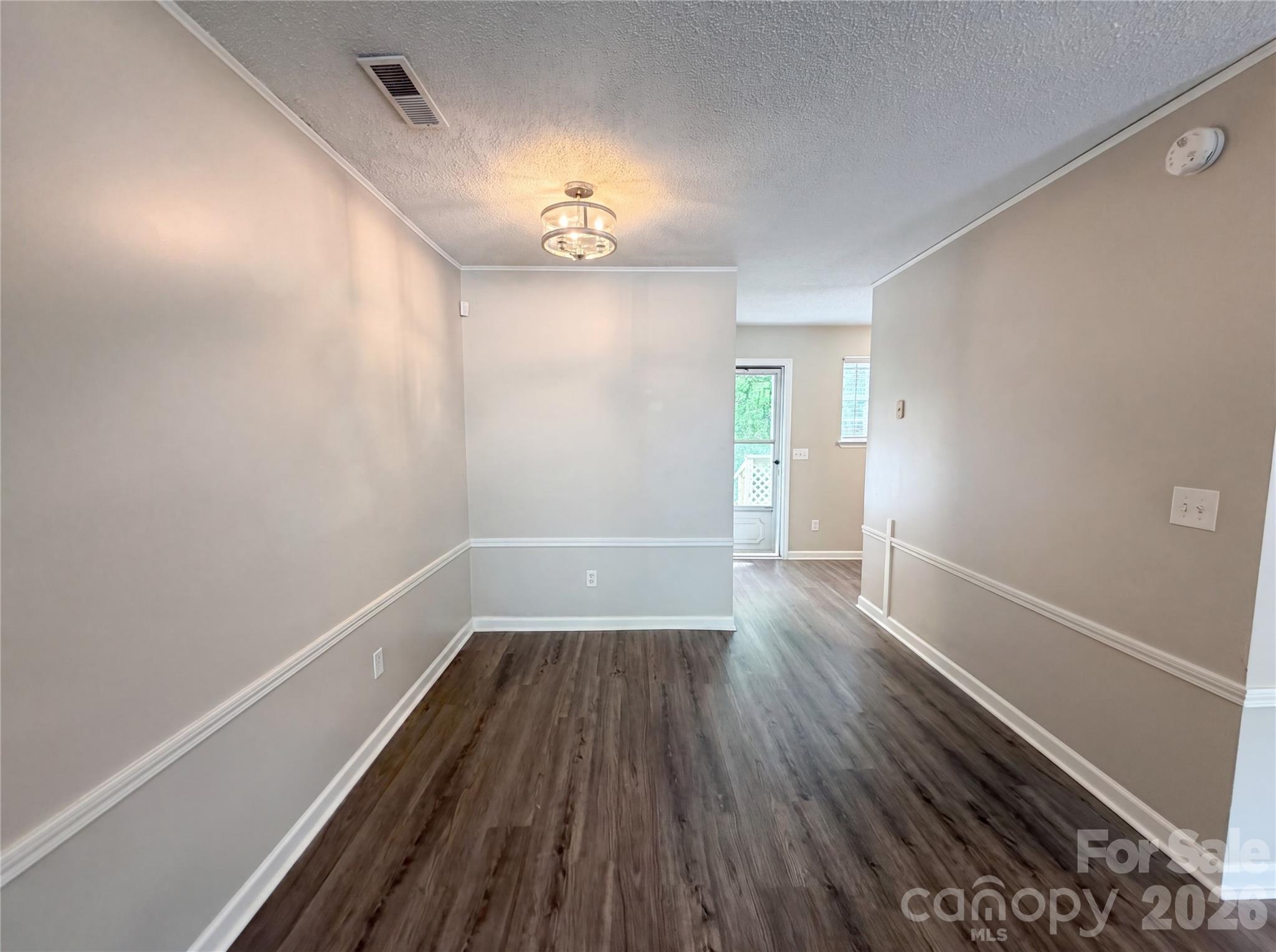 1436 Flintwood Drive Property Photo 4