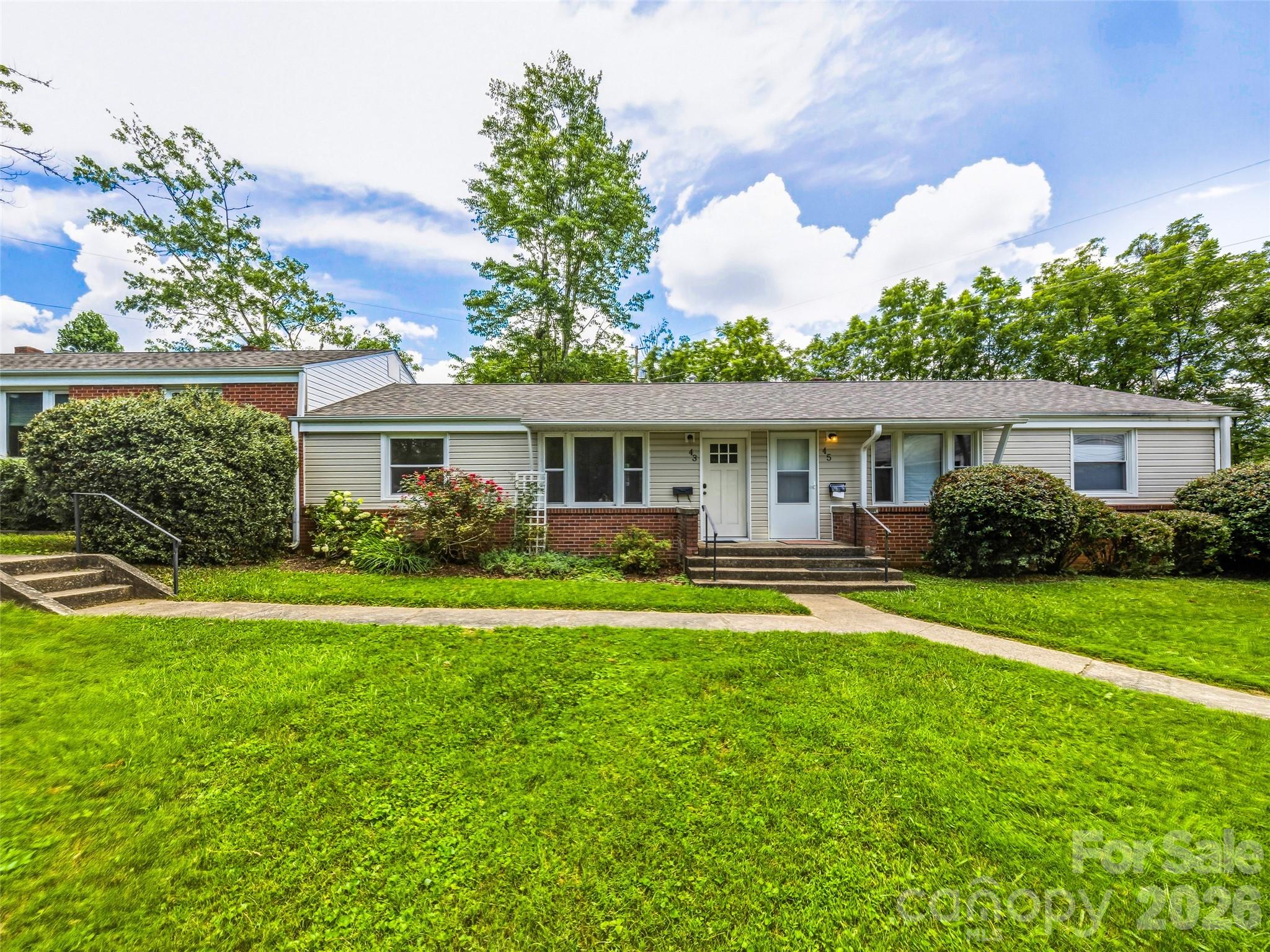 43 Trowbridge Lane Property Photo 1