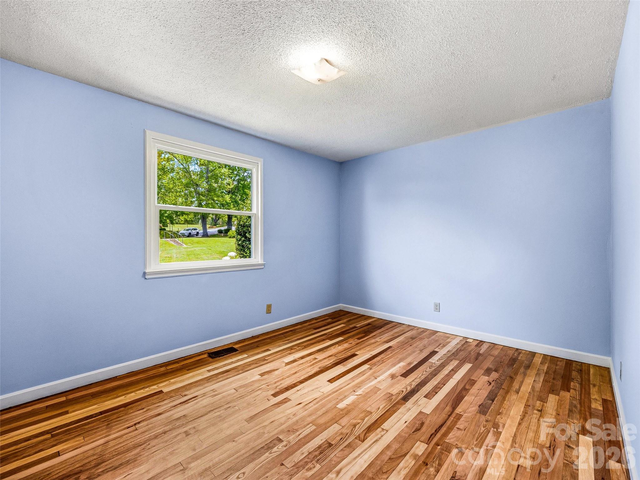 43 Trowbridge Lane Property Photo 12