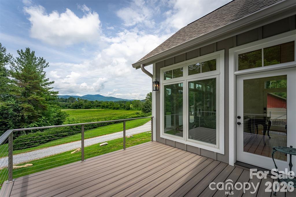 326 Golden Valley Drive Property Photo 6