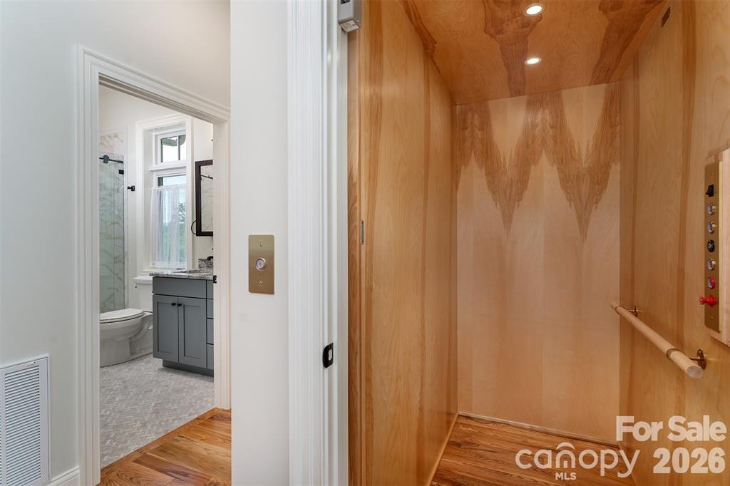 326 Golden Valley Drive Property Photo 15