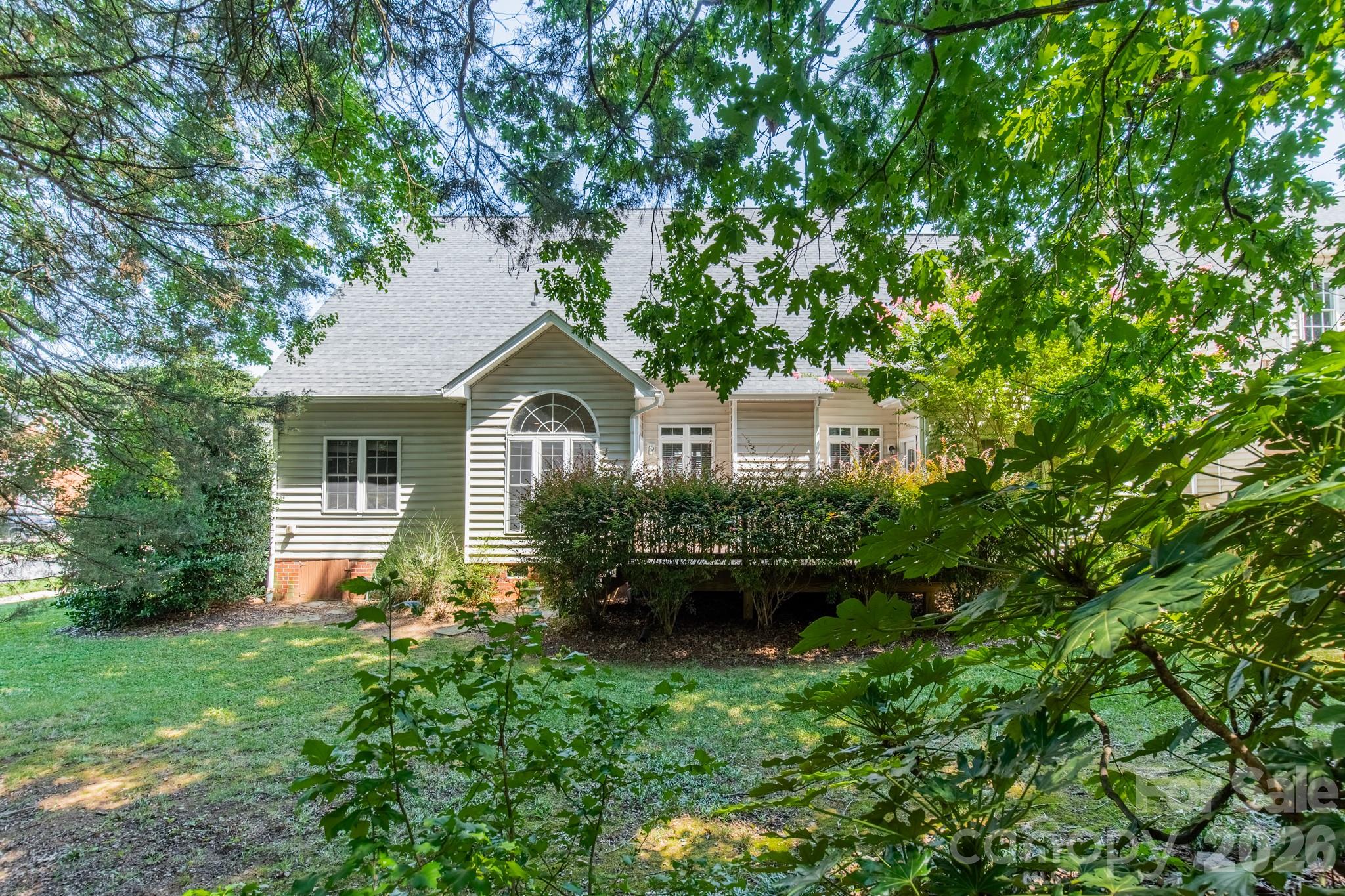 20400 Marblehead Court Property Photo 4