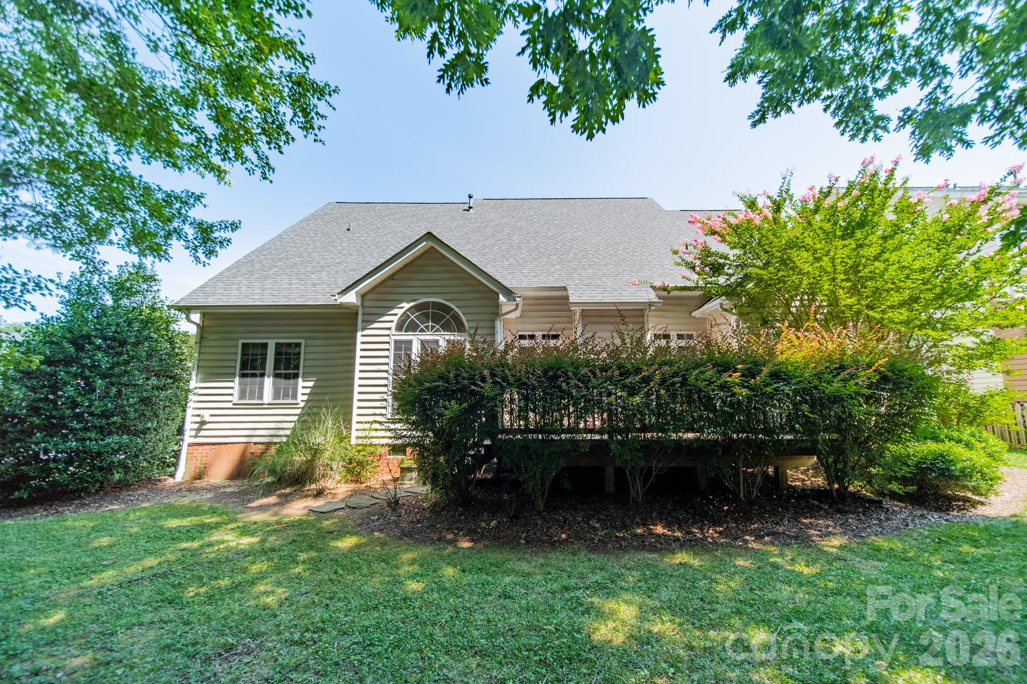20400 Marblehead Court Property Photo 6