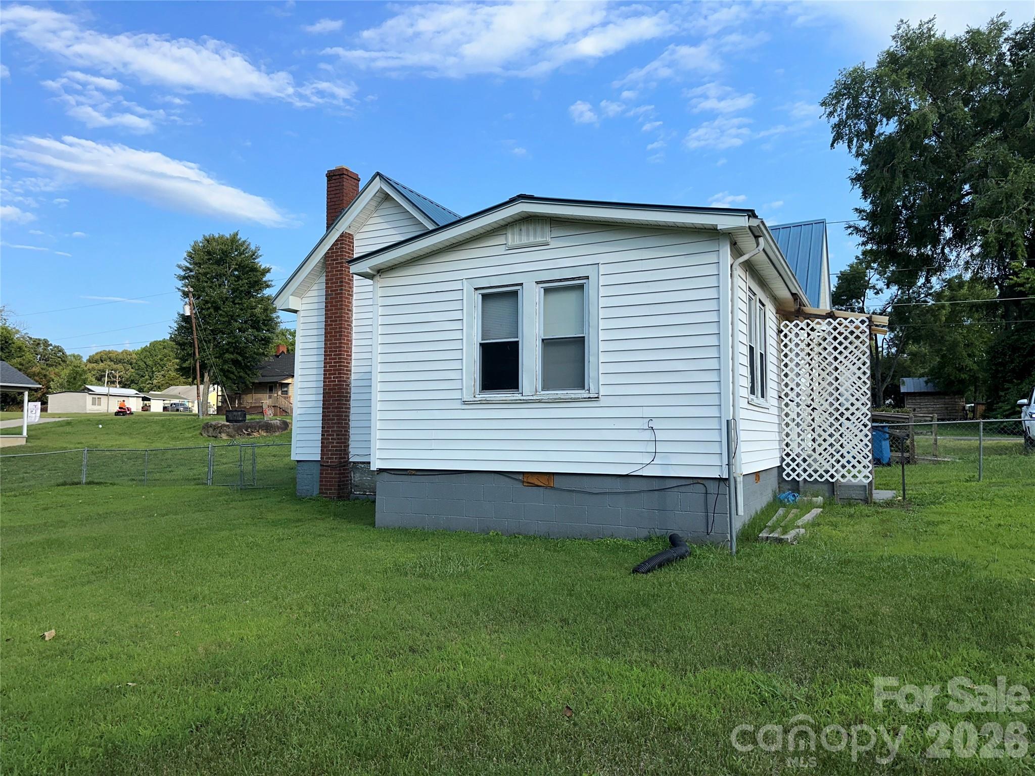175 Grove Street Property Photo 5