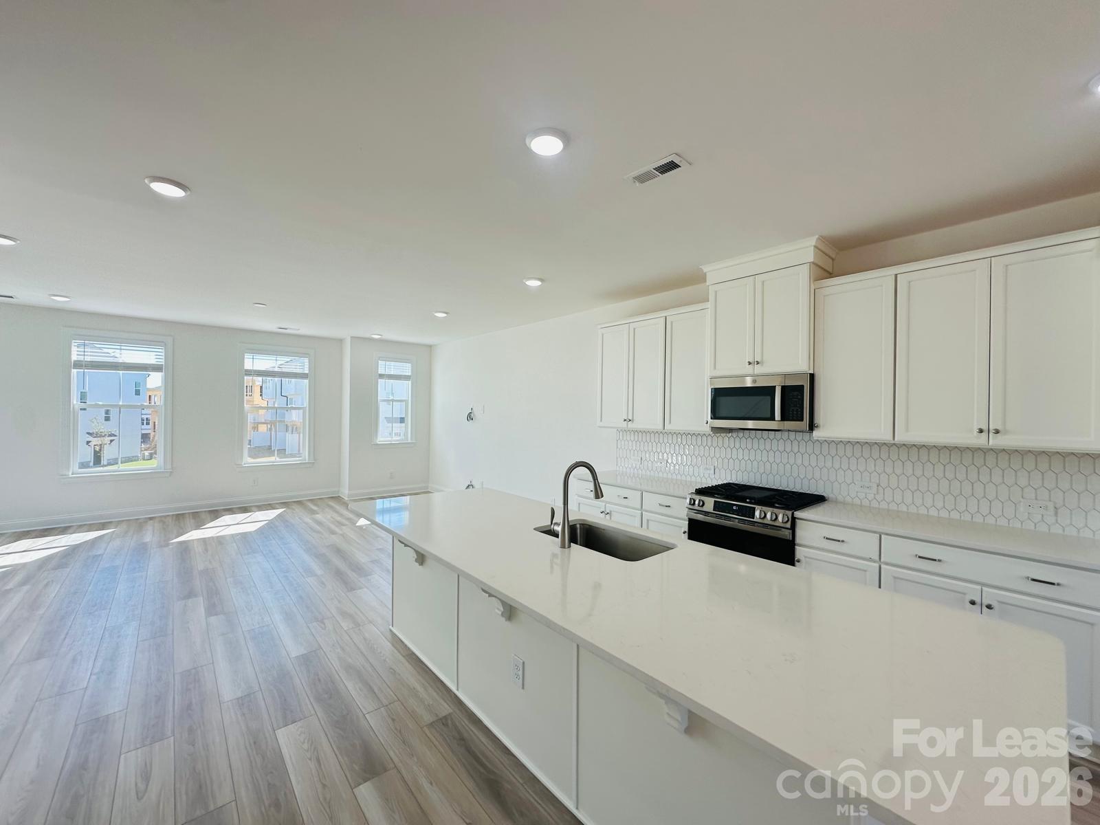 9234 Walnut Hill Road Property Photo 7