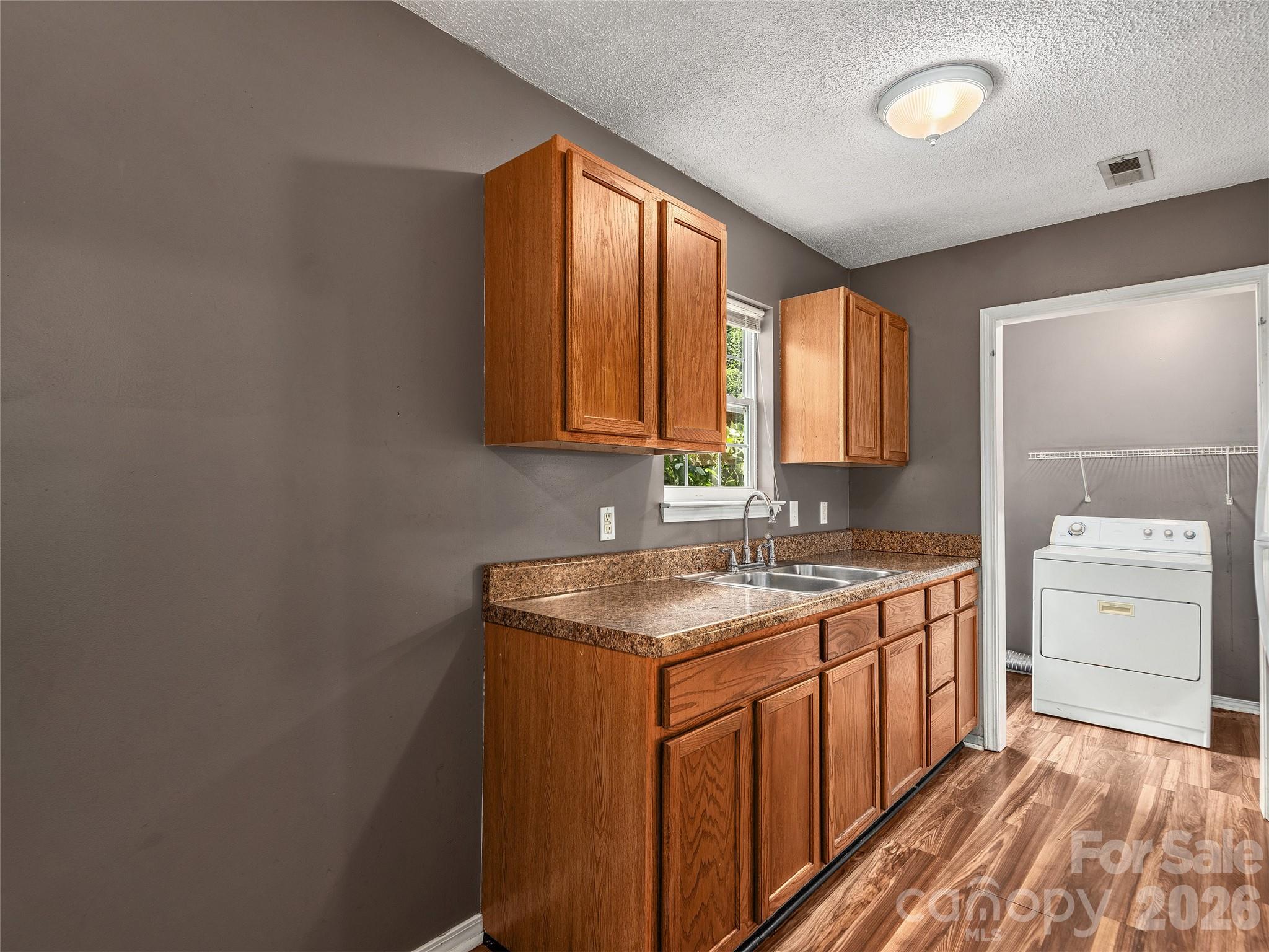 321 Virginia Avenue Property Photo 7